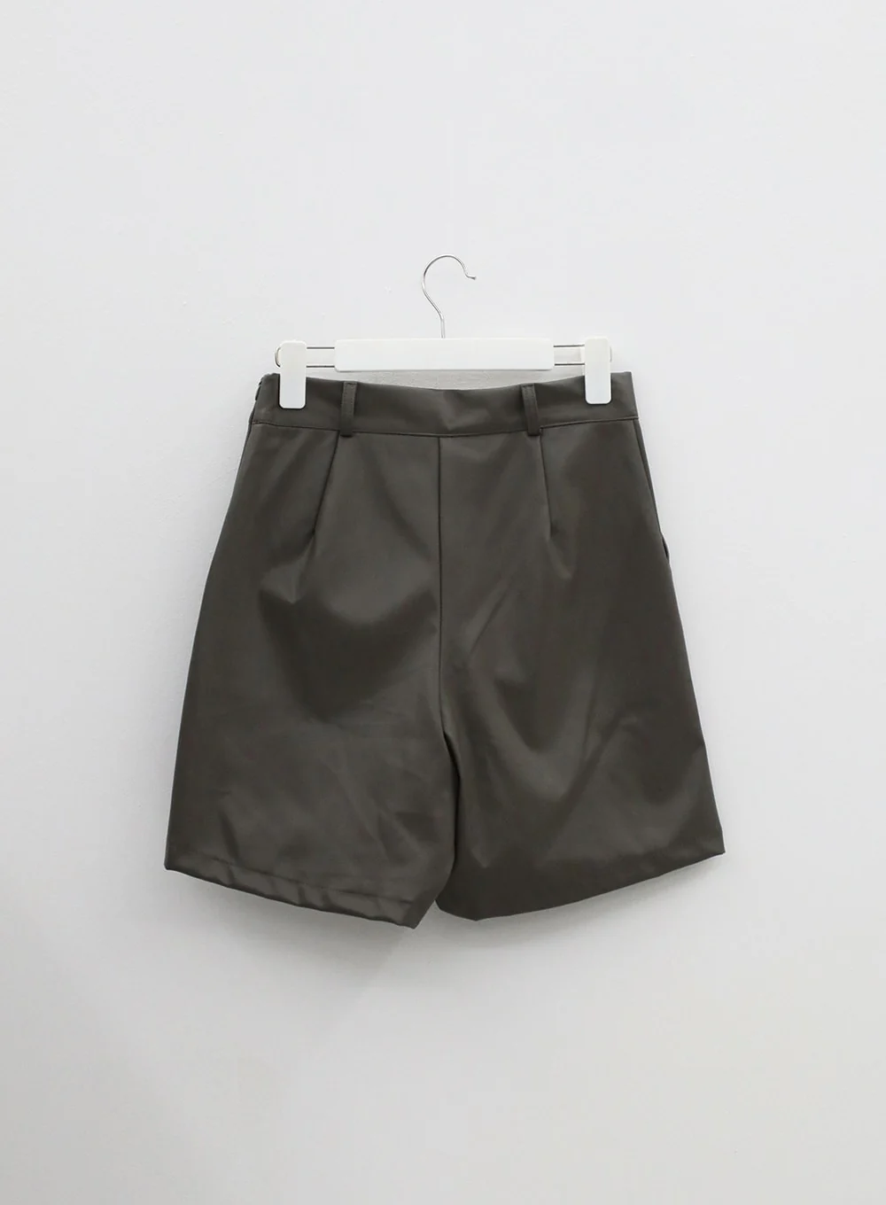 Faux Leather Bermuda Shorts OM303 - Image 16