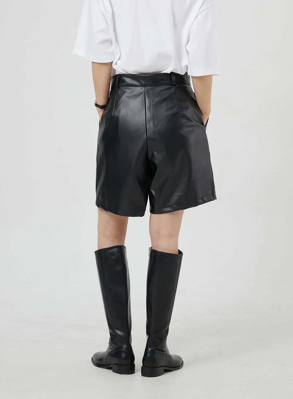 Faux Leather Bermuda Shorts OM303 - Image 9