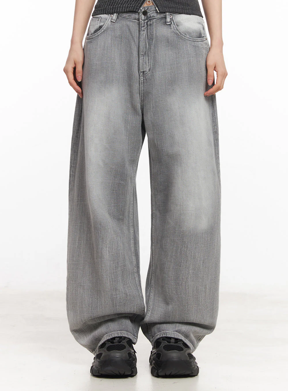 Flore Washed Wide-Leg Jeans IY516