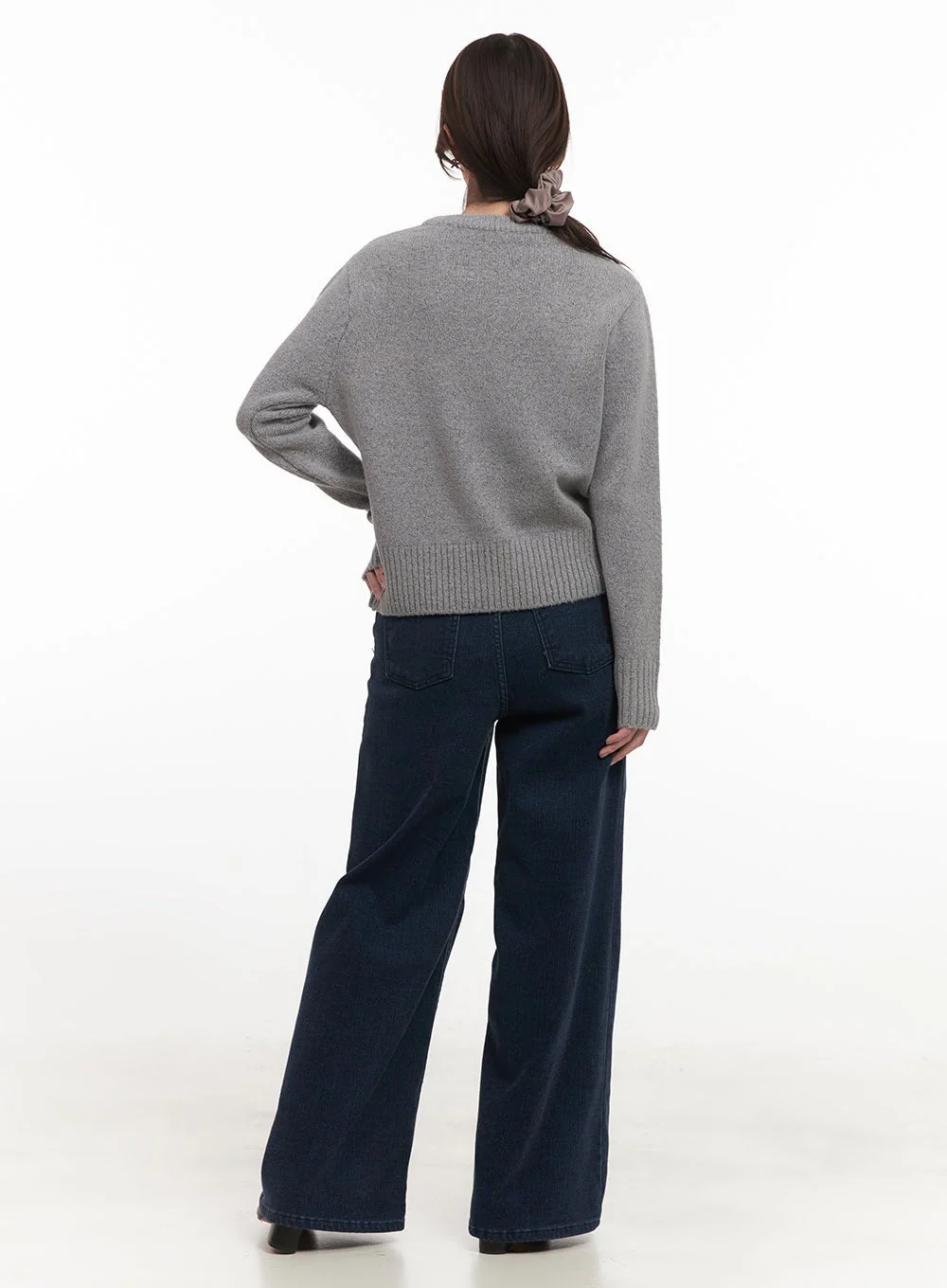 Flower Graphic Knitted Sweater CJ515 - Image 7