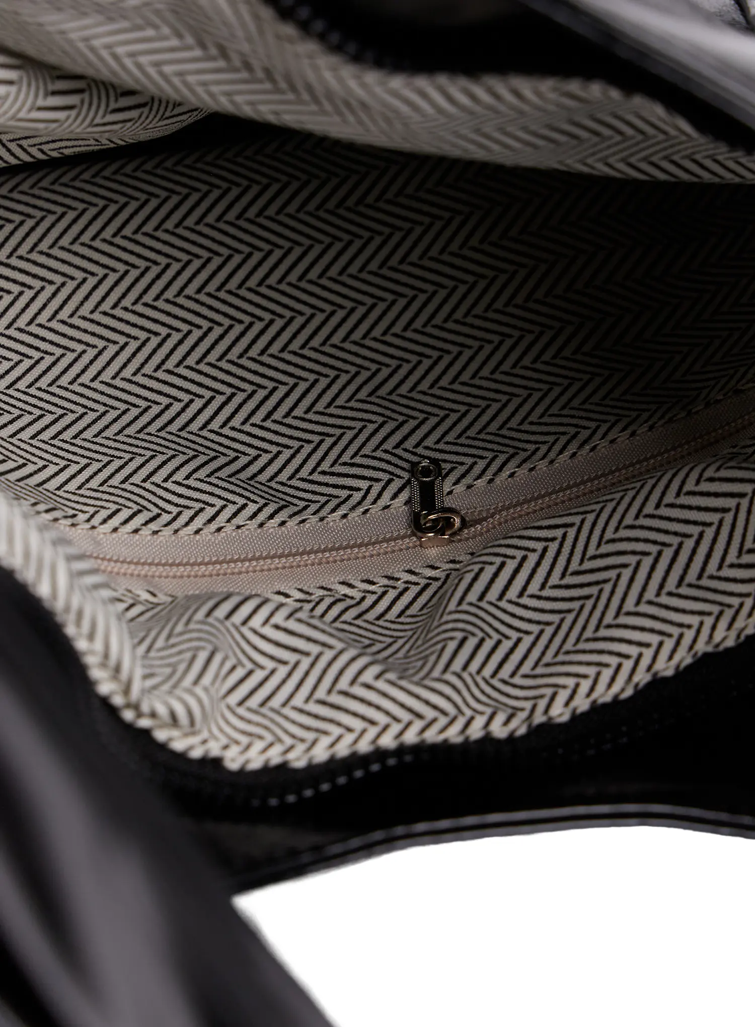 Glossy Faux Leather Studded Shoulder Bag CM520 - Image 10