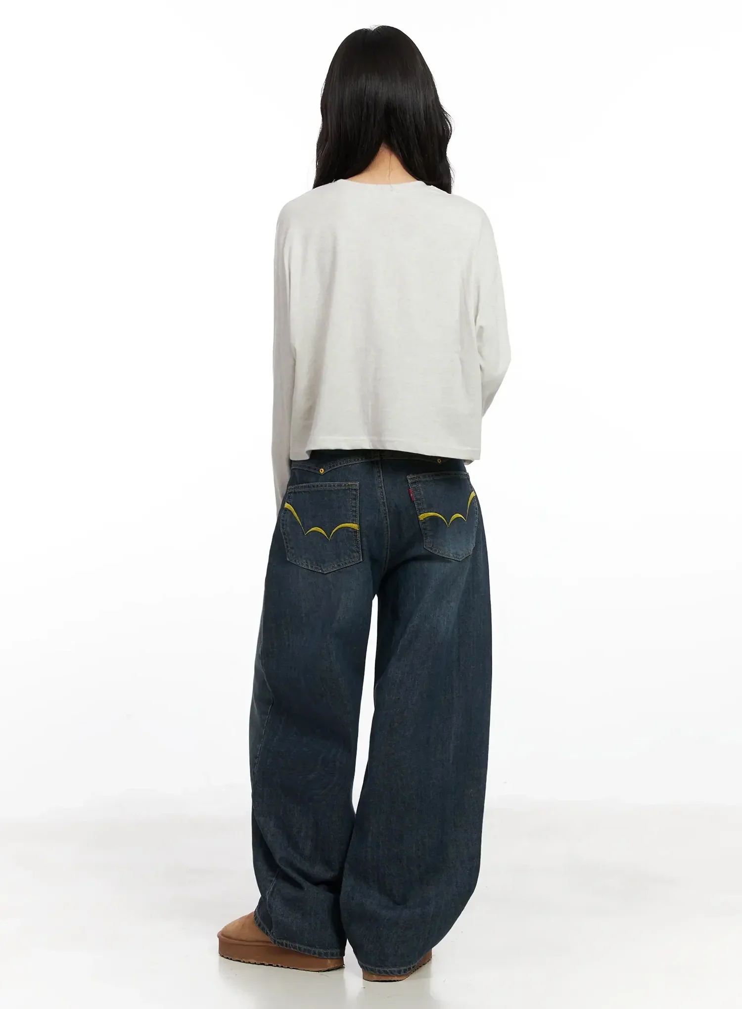 Graphic Crop Long Sleeve Top IN528 - Image 10
