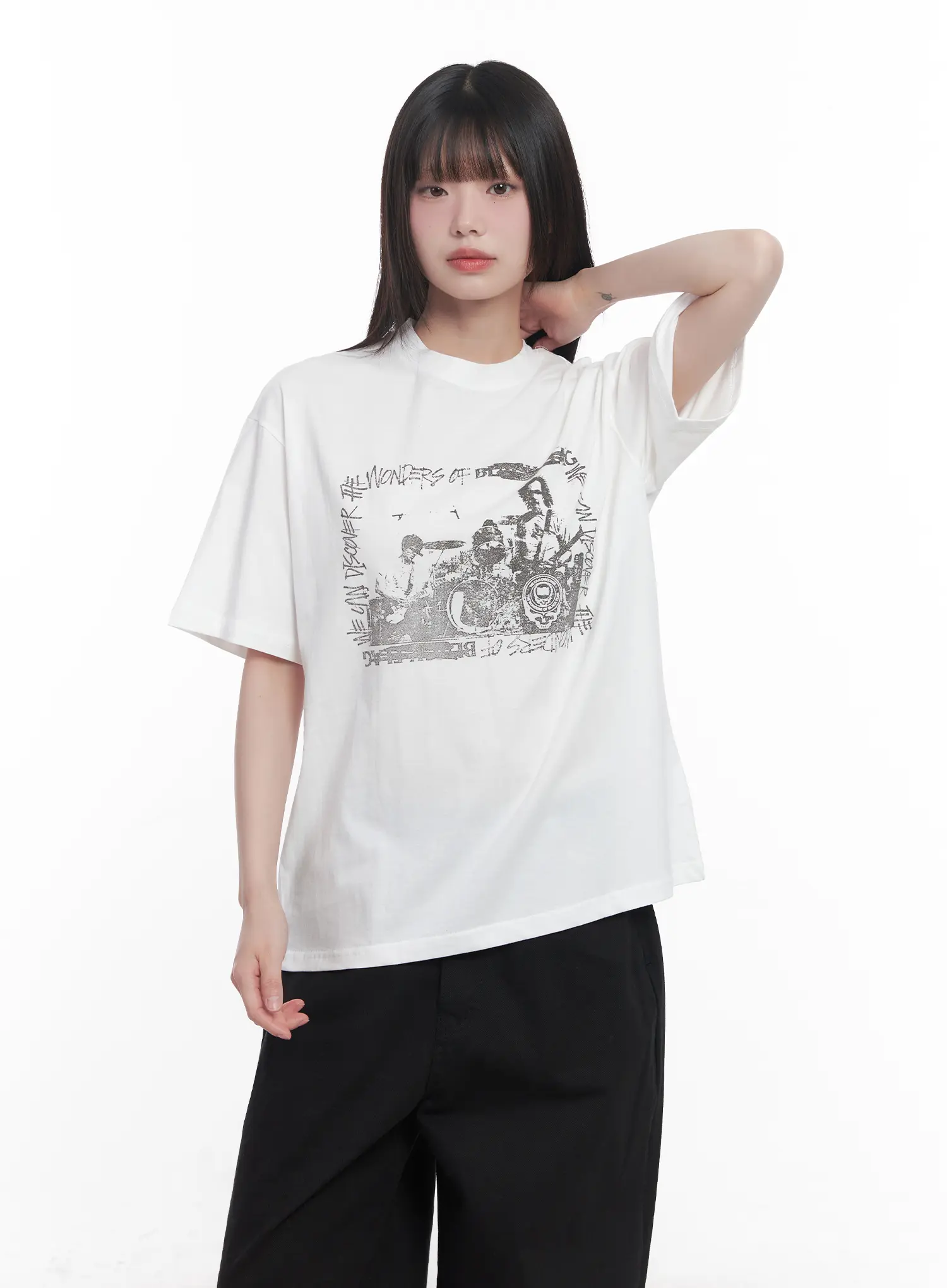Graphic Relaxed-Fit Tee CU519 - Image 12