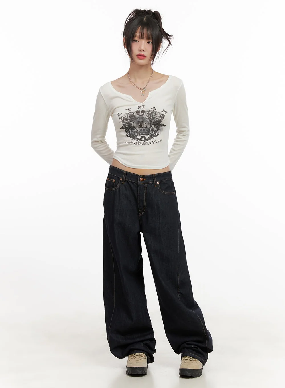 Graphic Slim-Fit Long-Sleeve Crop Top CJ502 - Image 2