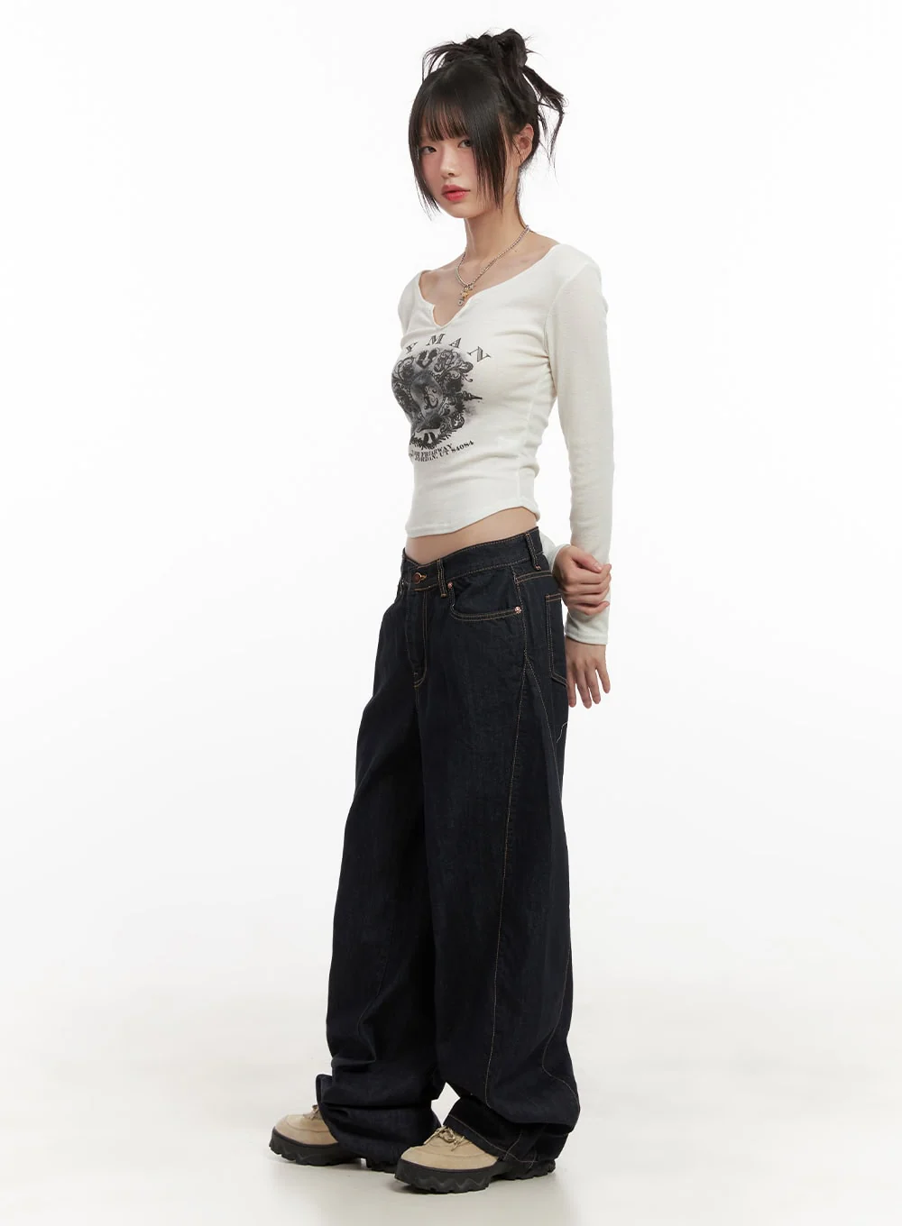 Graphic Slim-Fit Long-Sleeve Crop Top CJ502 - Image 5