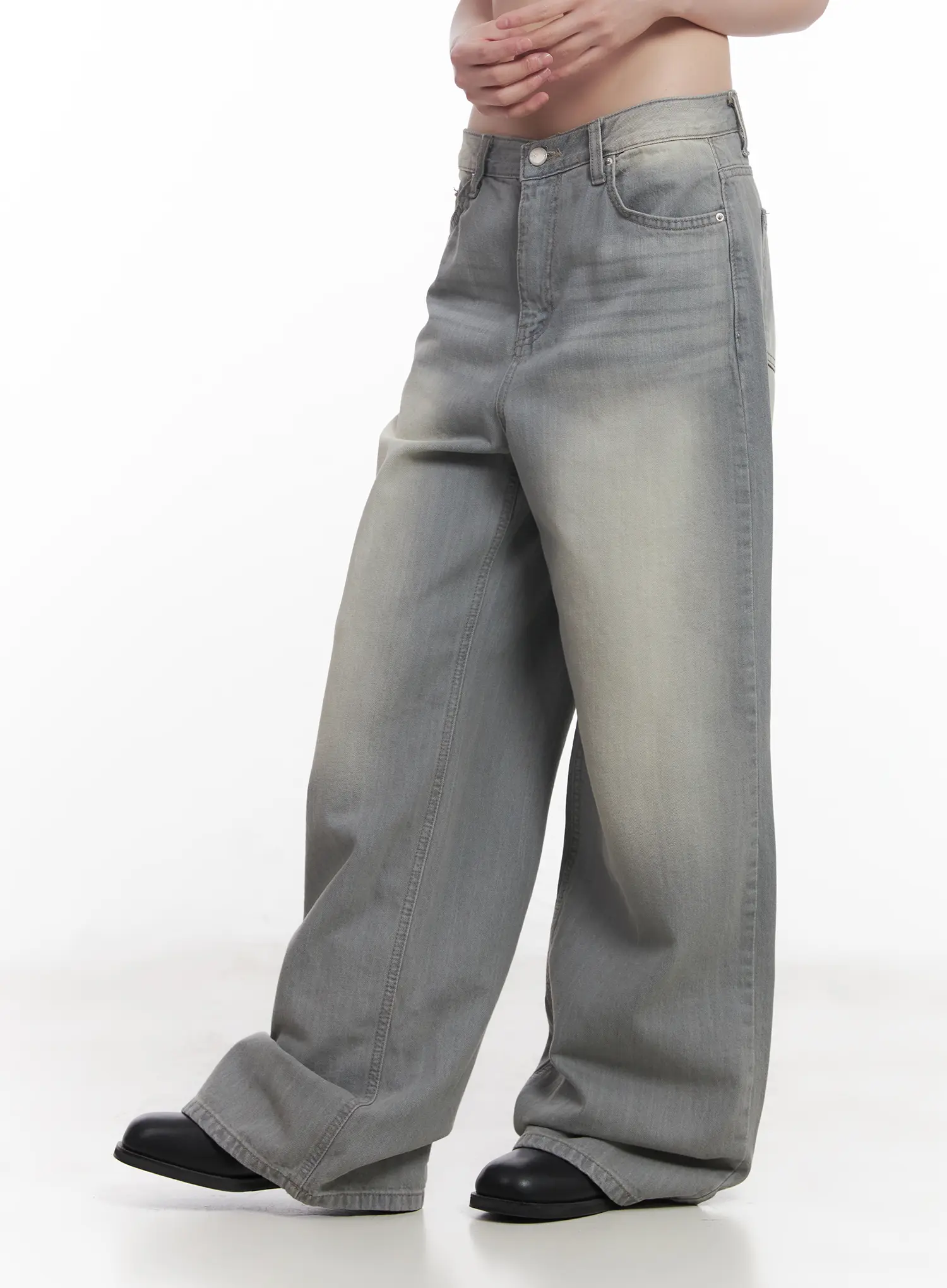 Harin Washed Wide-Leg Jeans CU520 - Image 4