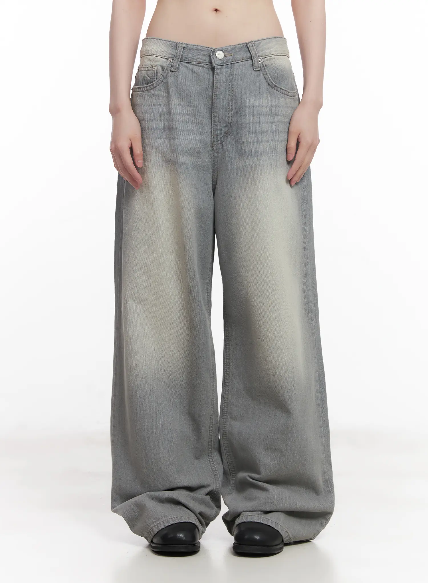 Harin Washed Wide-Leg Jeans CU520 - Image 9