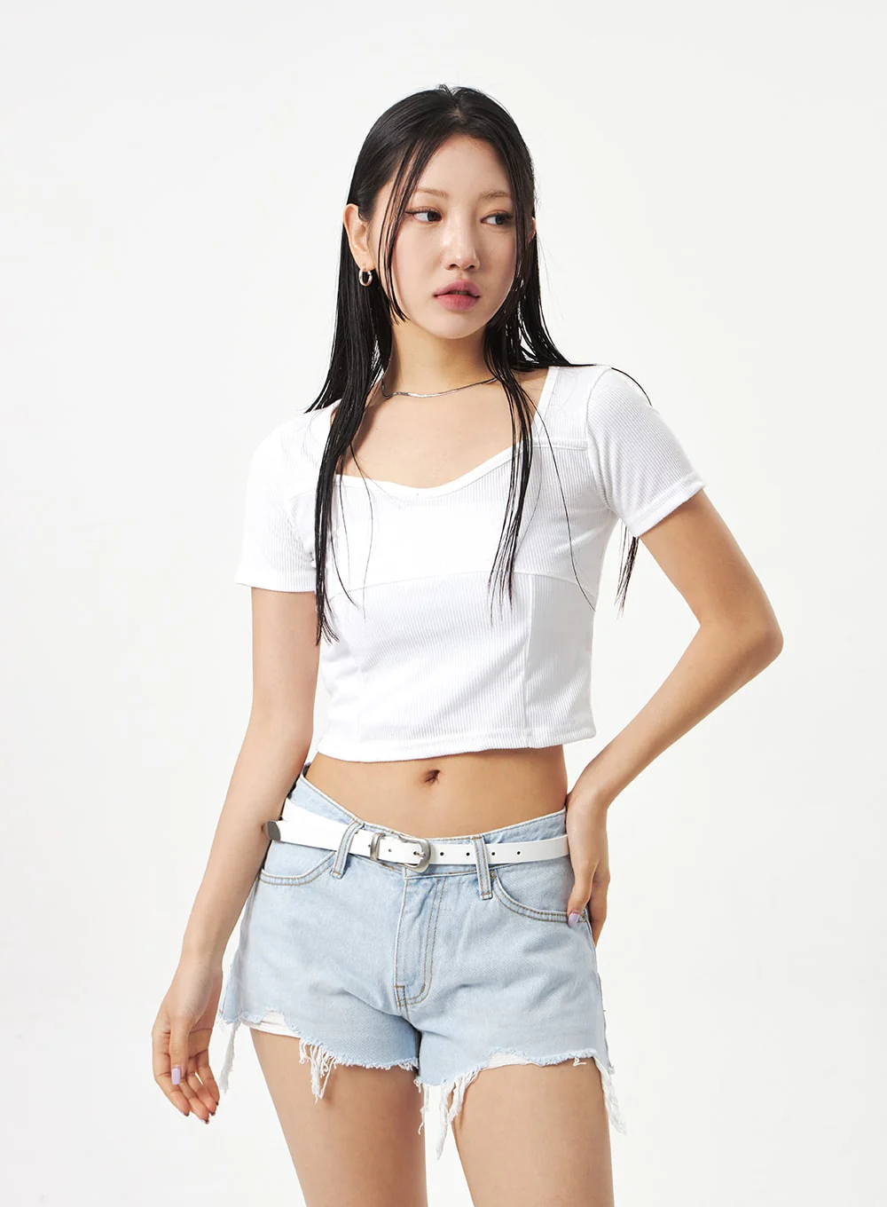 Heart Neck Cropped Tee CA320 - Image 3