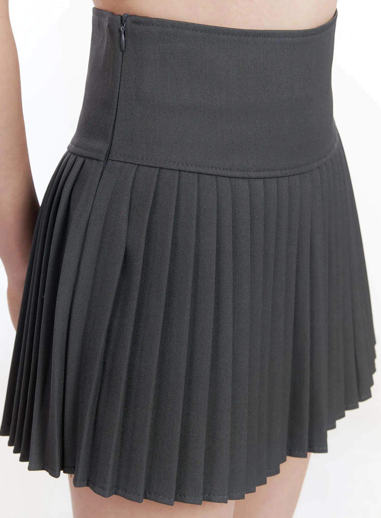 High-Waisted Pleated Tennis Skirt IM524 - Image 6