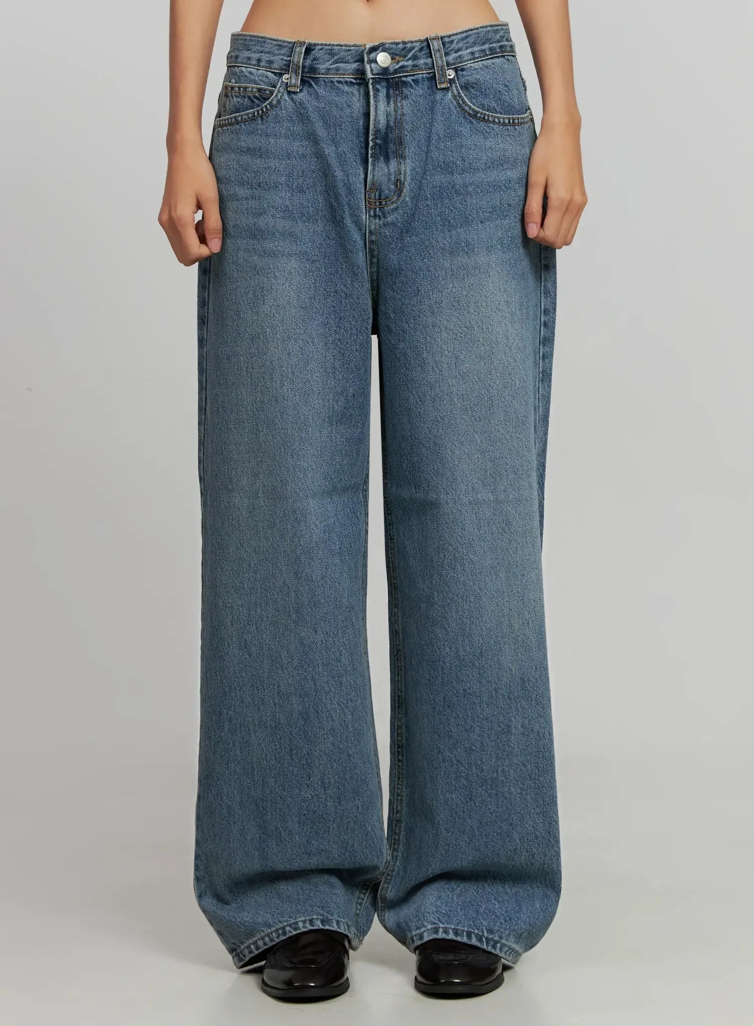 Inka Washed Wide-Leg Jeans IJ502