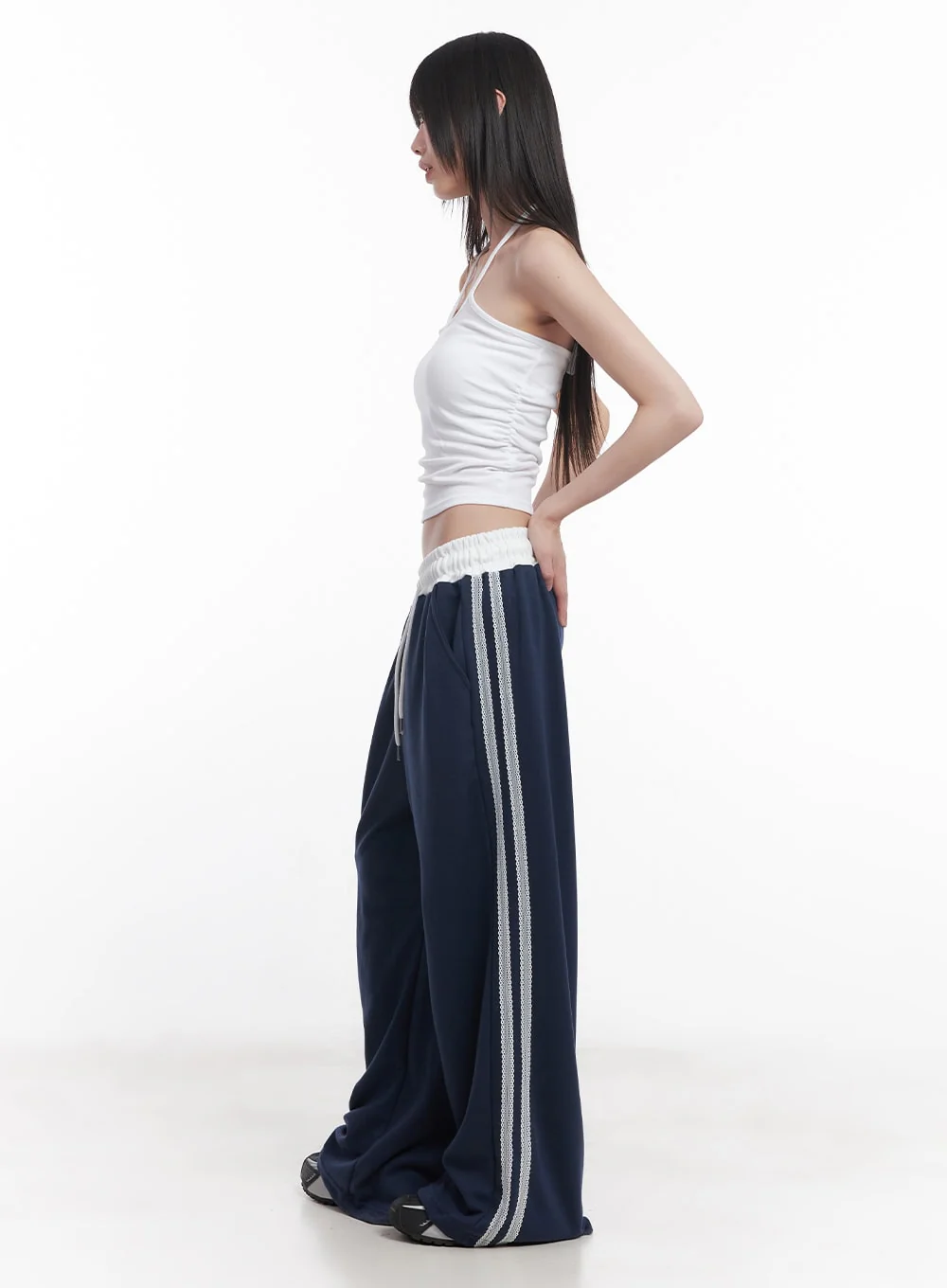 Lace-Striped Wide-Fit Sweatpants CU506 - Image 4