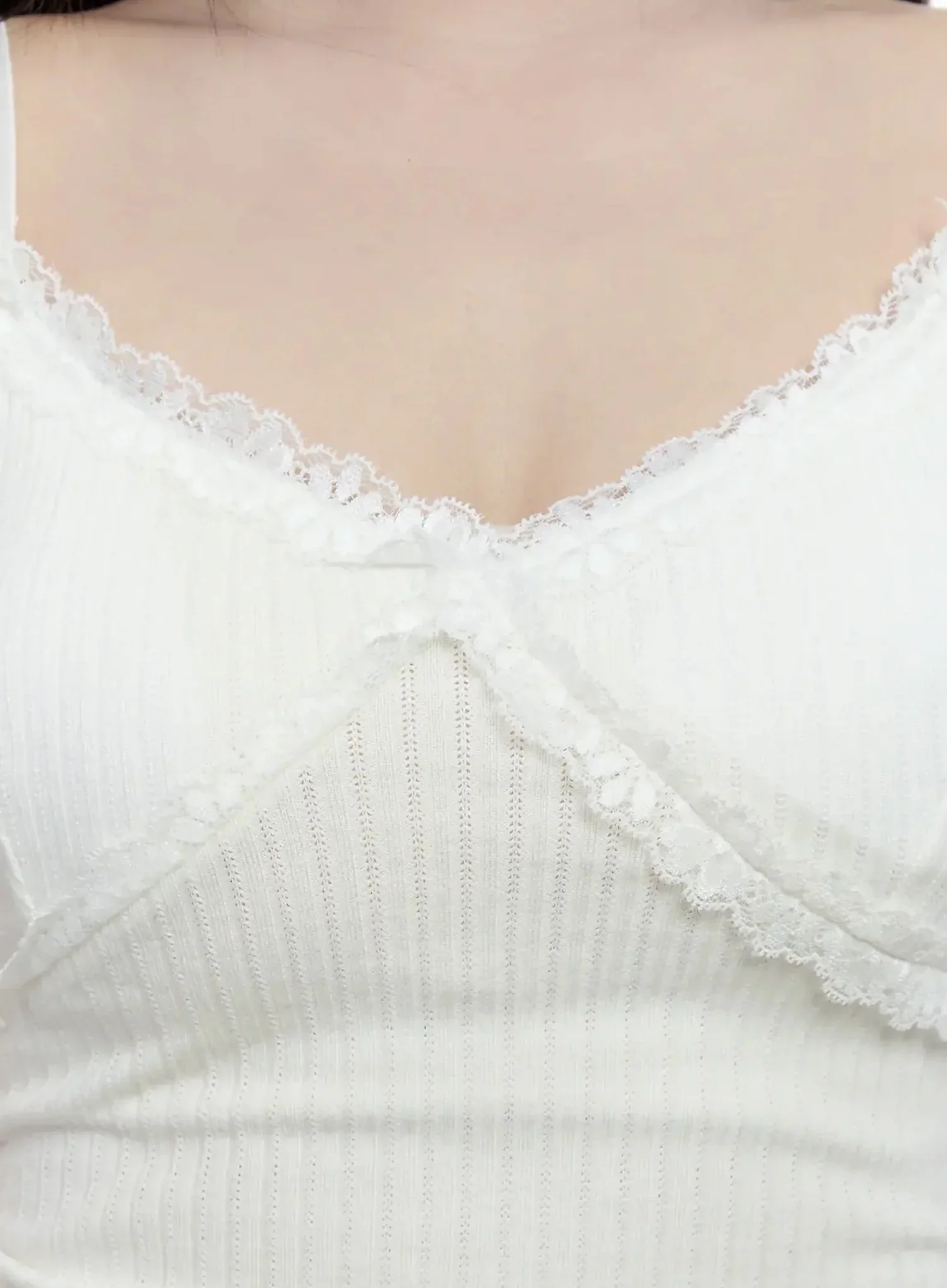 Lace Trim Sleeveless Top IO527 - Image 4