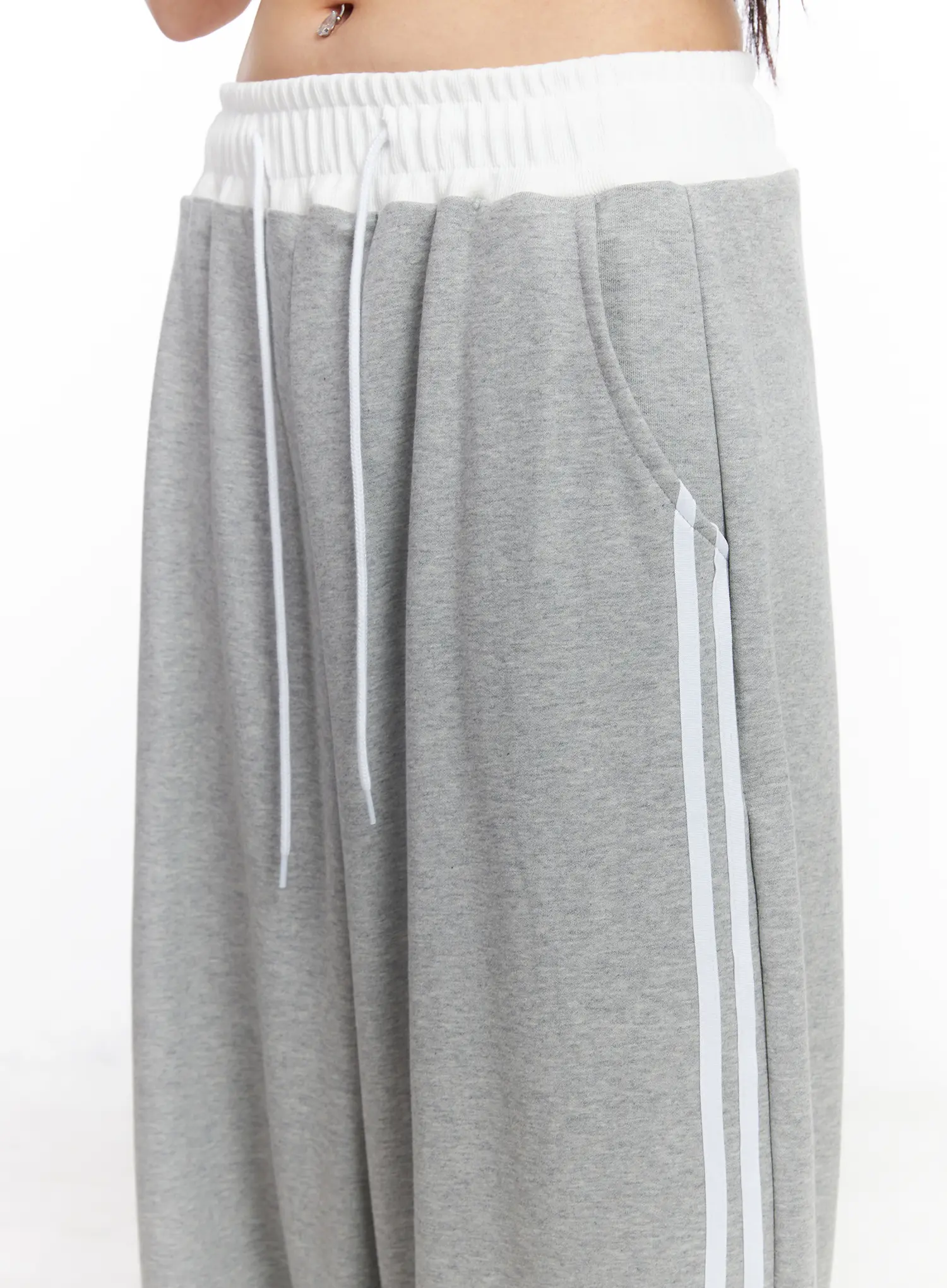 Layered Two-Tone Sweatpants CF506 - Image 4