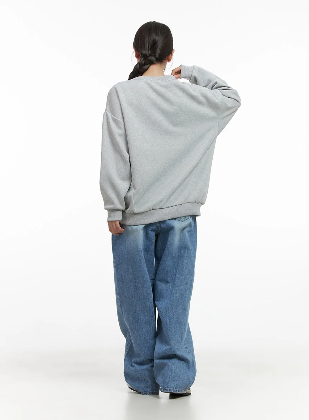 Lettered Crewneck Sweatshirt CO402 - Image 4