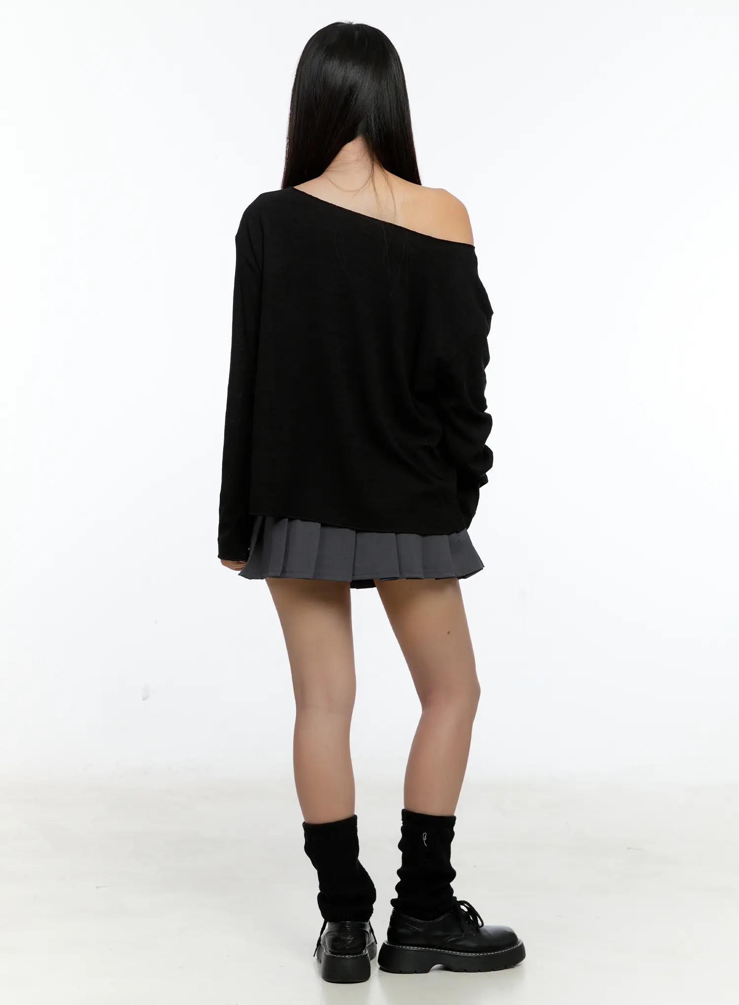 Lettering Off-Shoulder Long Sleeve CS517 - Image 4
