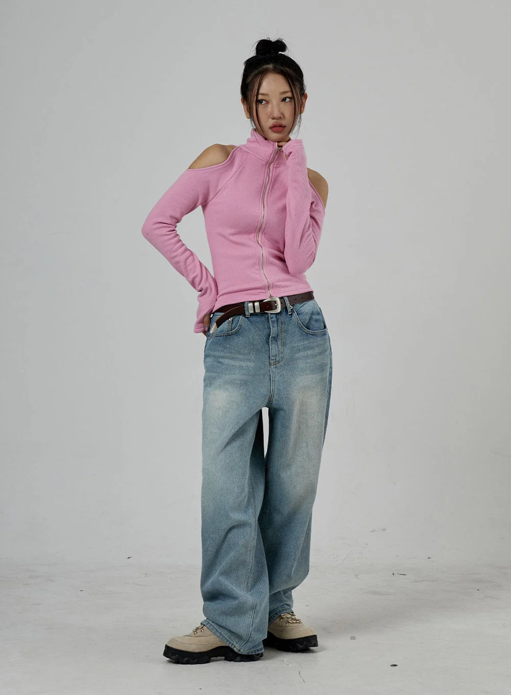 Light Wash Baggy Jeans Unisex CD26 - Image 10