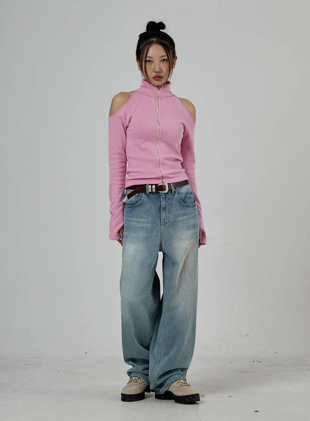 Light Wash Baggy Jeans Unisex CD26 - Image 4