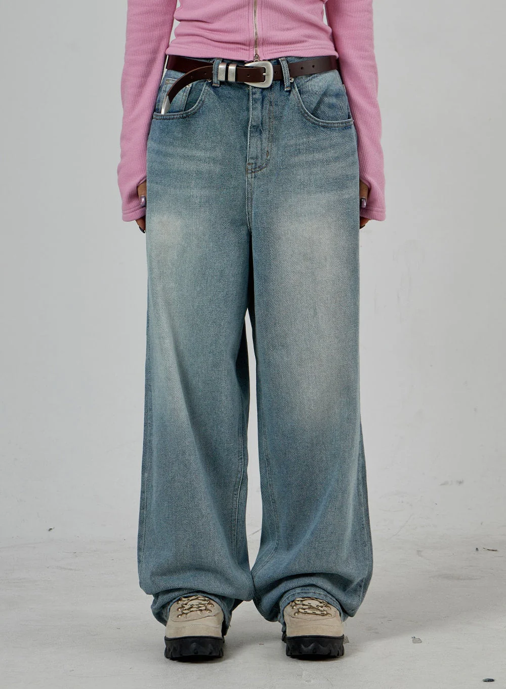 Light Wash Baggy Jeans Unisex CD26 - Image 5