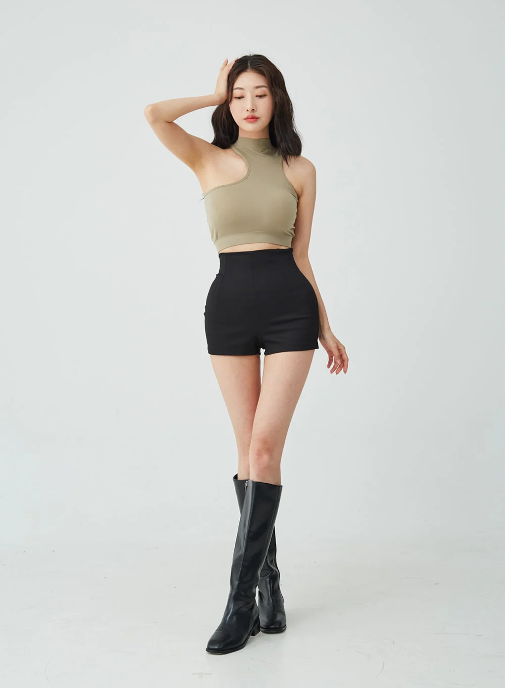 Line High Waist Half Pants IU26 - Image 6