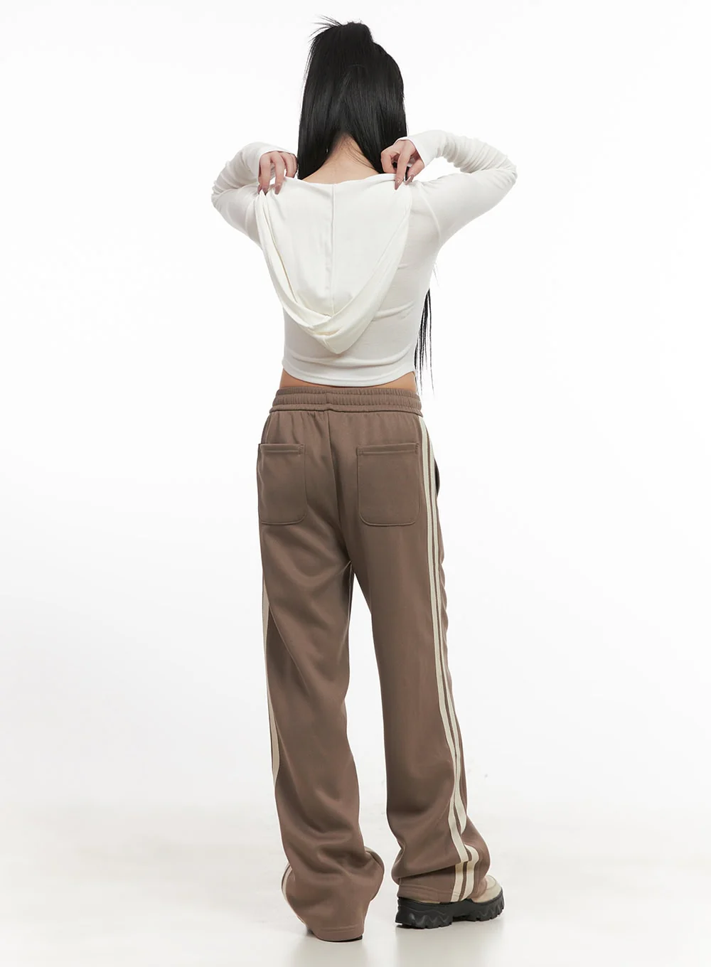 Long-Sleeve Hooded Buttoned Crop Top CJ516 - Image 4