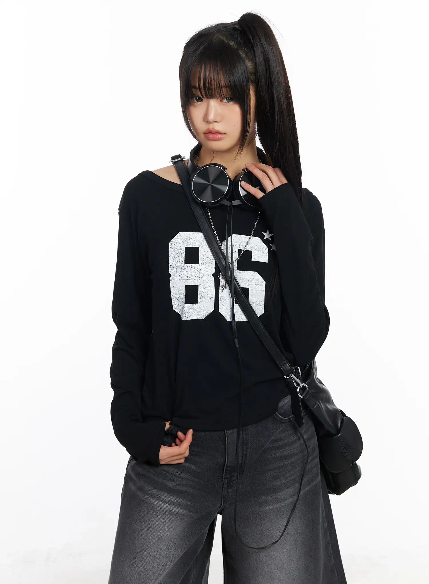 Loose Fit Boat Neck Graphic Long Sleeve Tee CF504