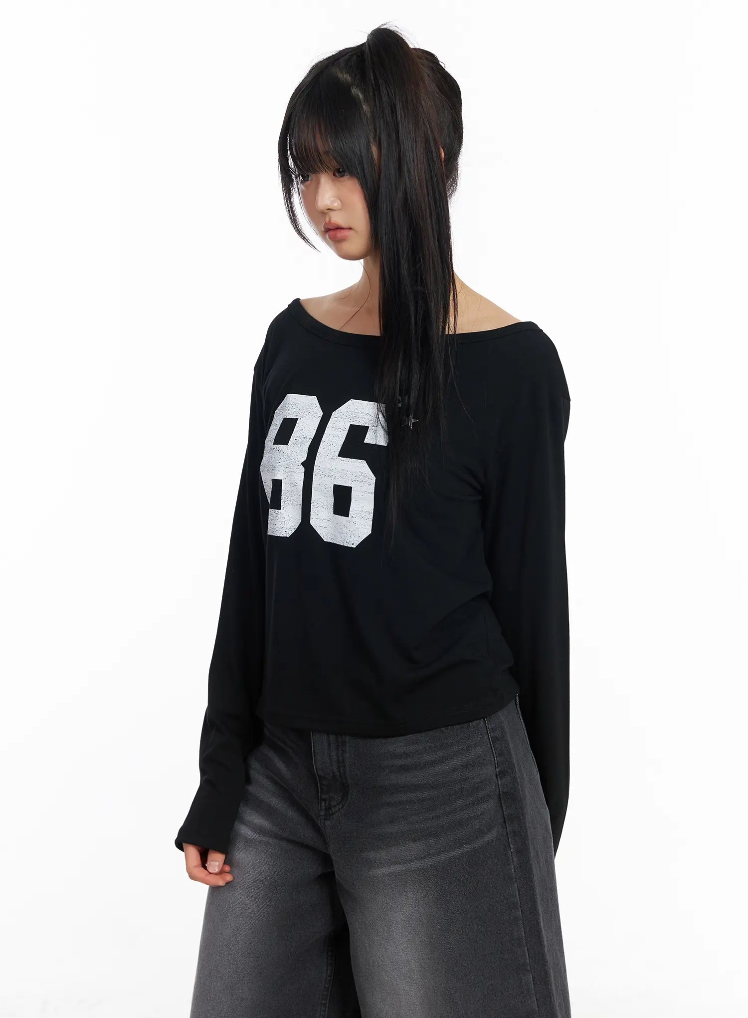 Loose Fit Boat Neck Graphic Long Sleeve Tee CF504 - Image 6