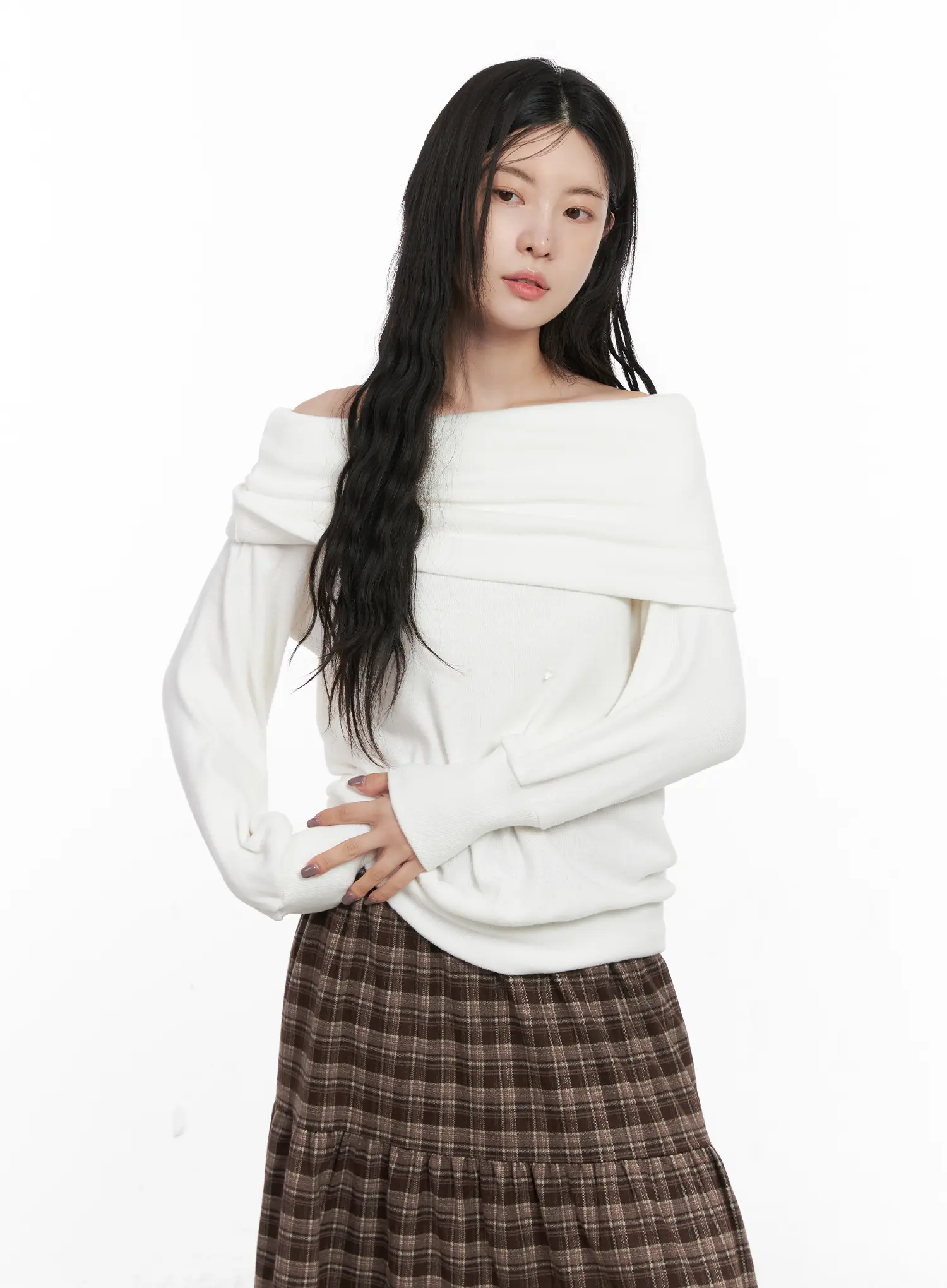 Loose Fit Off-Shoulder Long Sleeve Top CN512 - Image 12