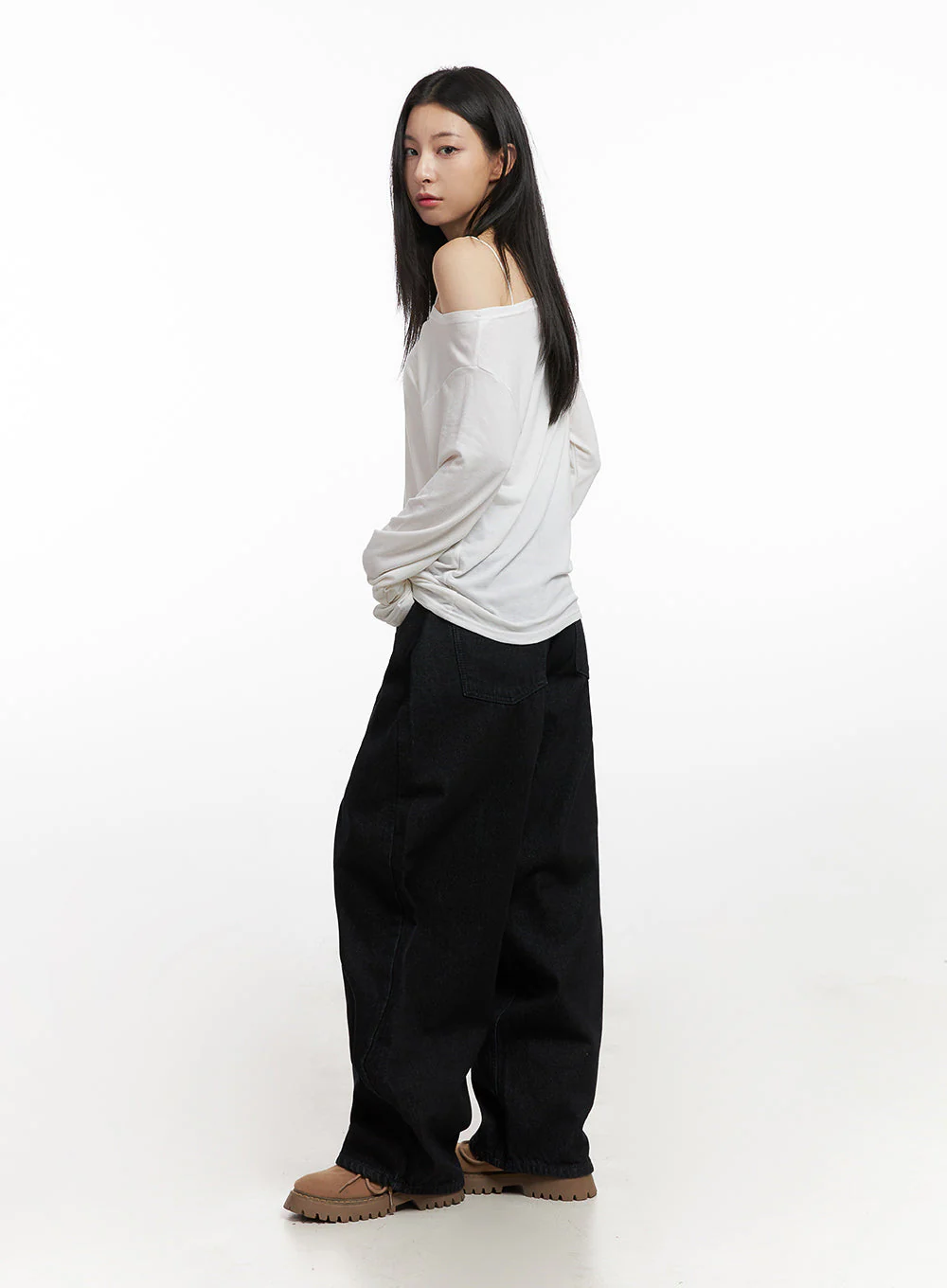 Loose-Fit Unbalanced Top CN426 - Image 3
