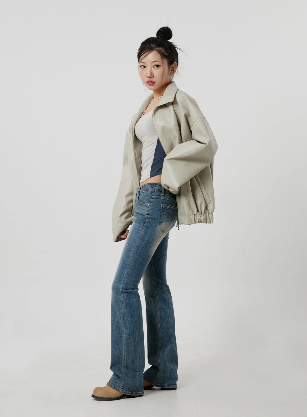 Low Rise Bootcut Jeans CF302 - Image 10