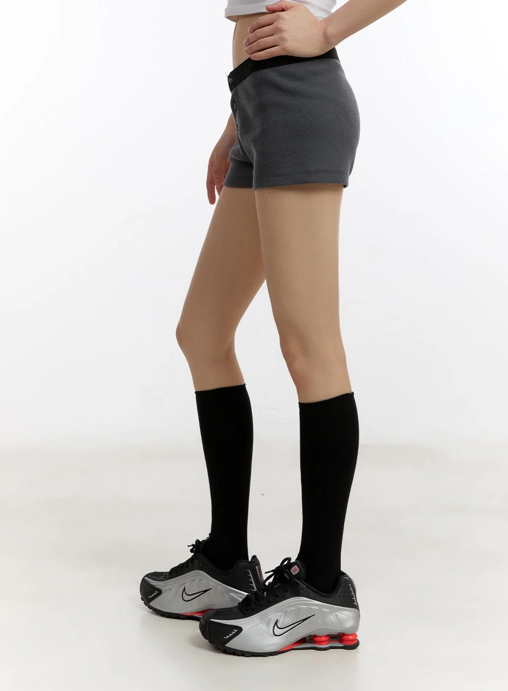 Low-Rise Buttoned Cotton Shorts CA508 - Image 5