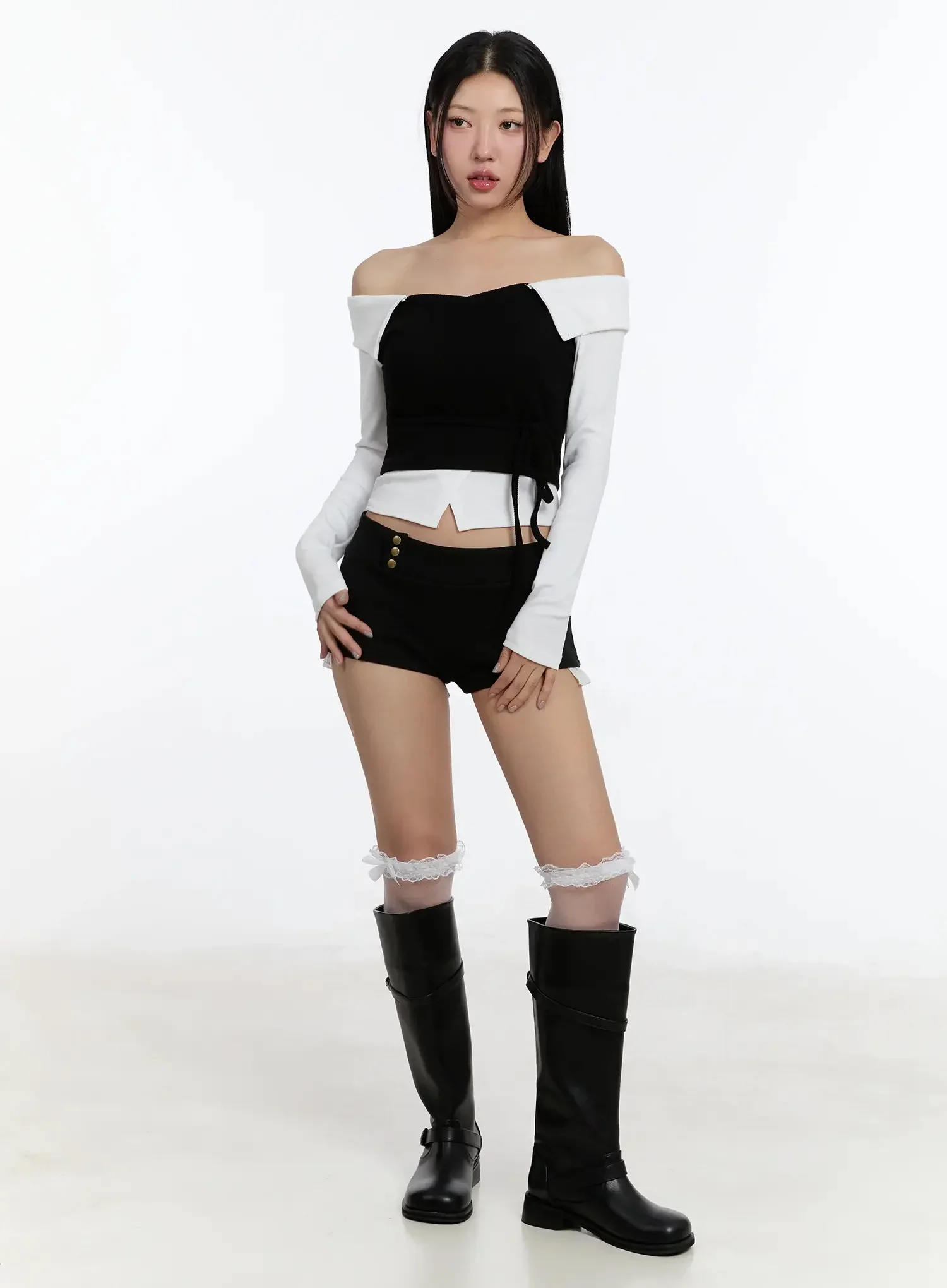 Low-Rise Frill Shorts IM509 - Image 3