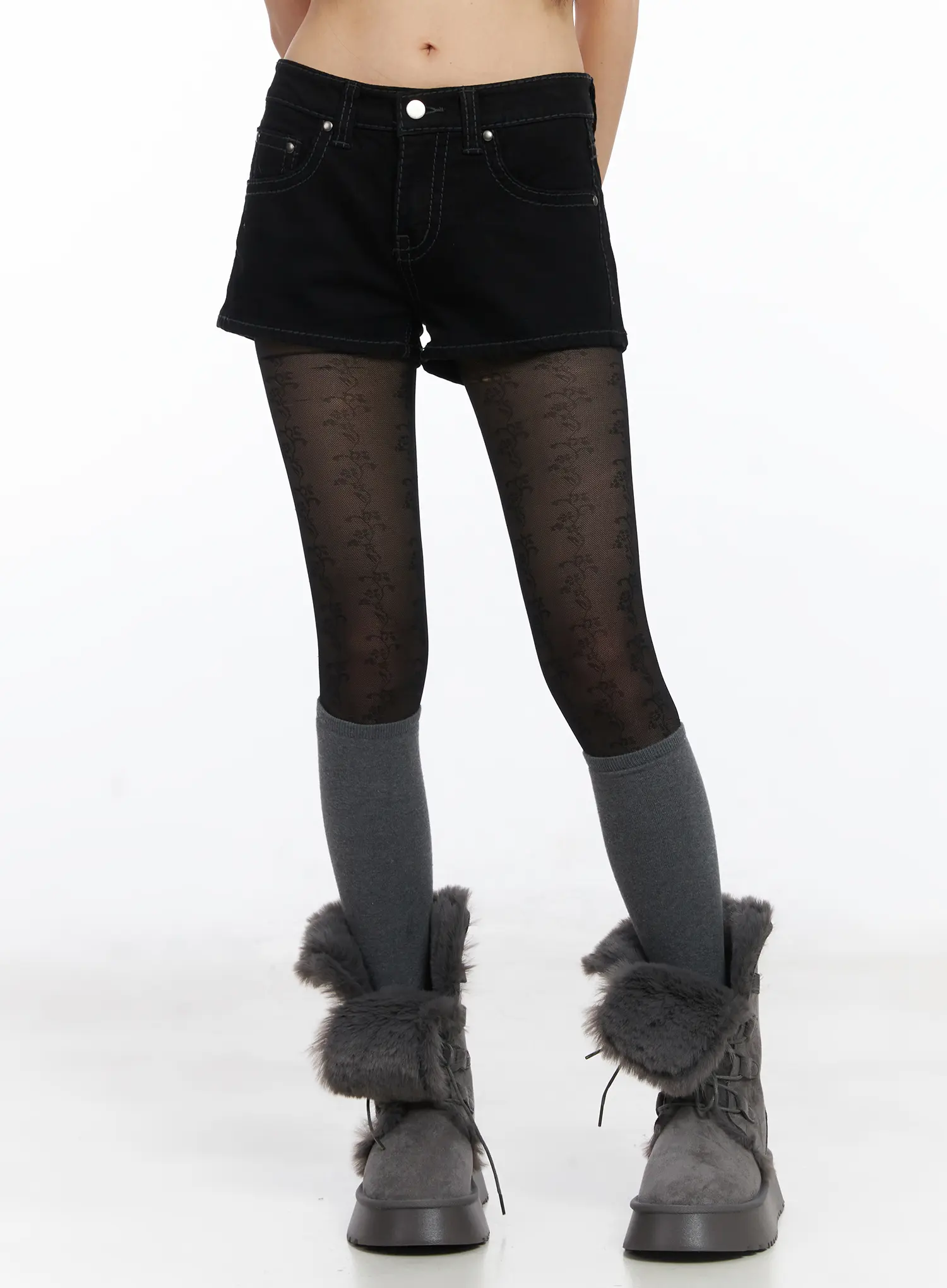 Low-Rise Short Pants CD519