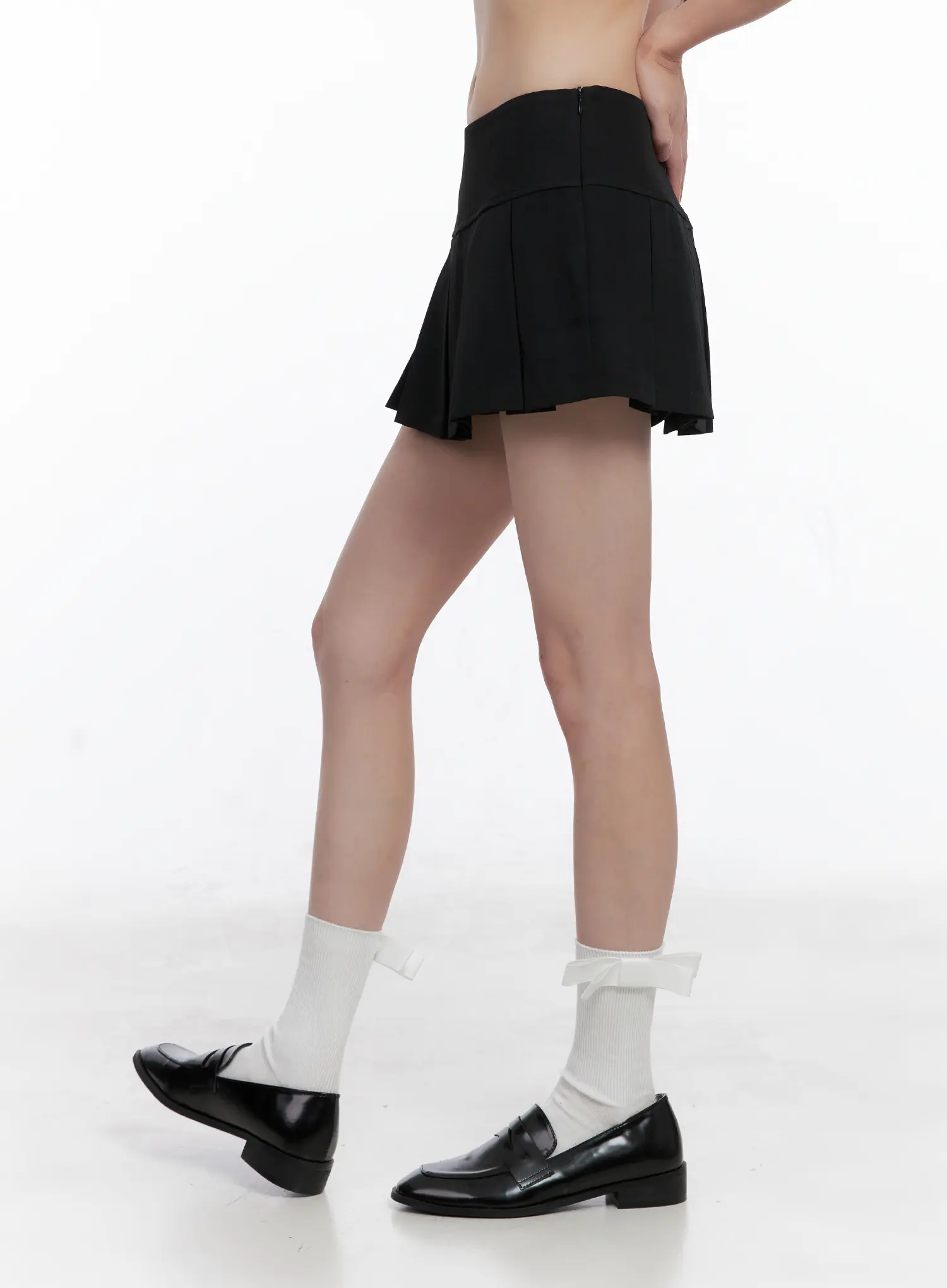 Low-Waisted Pleated Skirt CG518 - Image 4