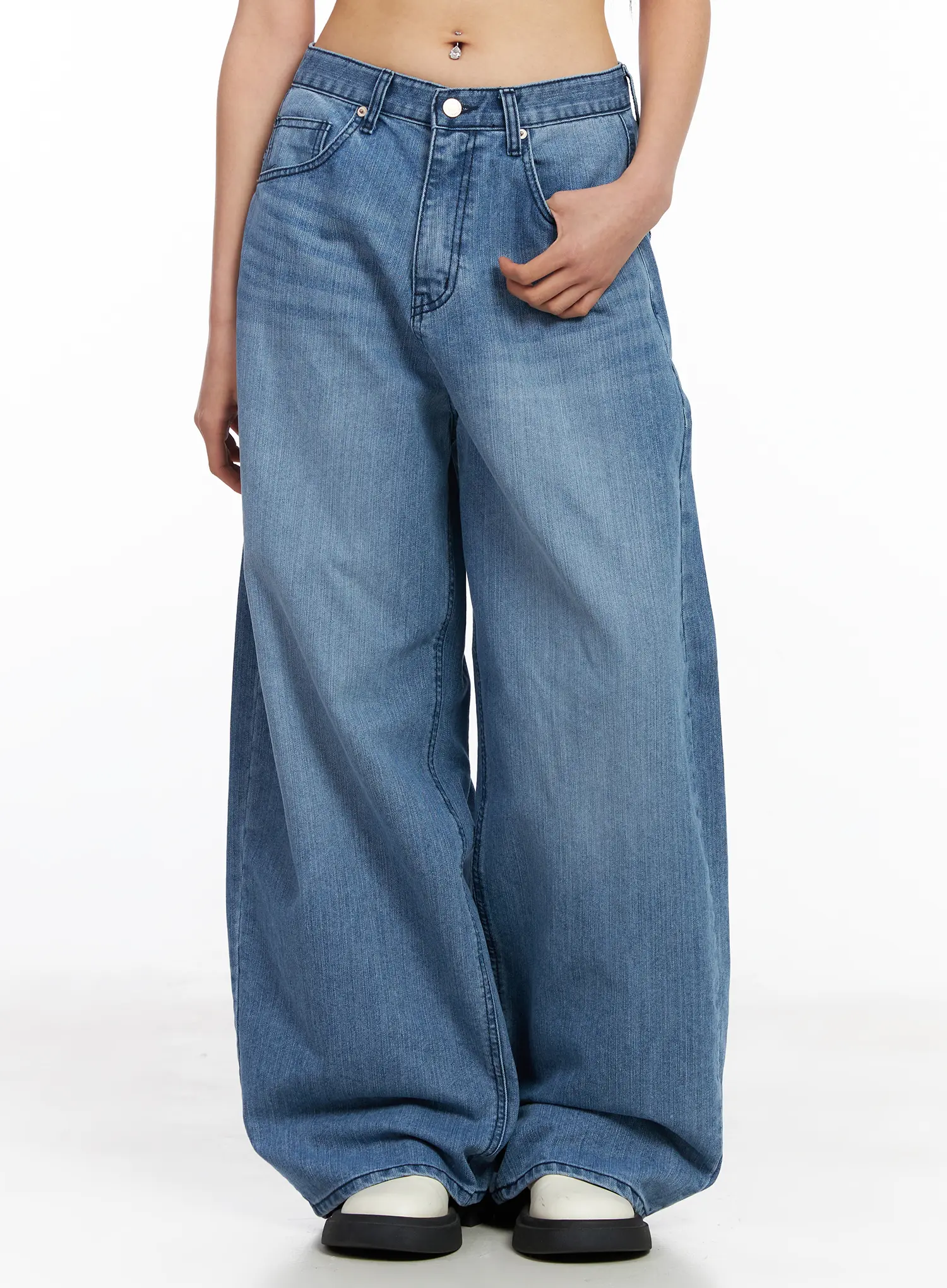Marg Wide-Leg Washed Jeans CF506