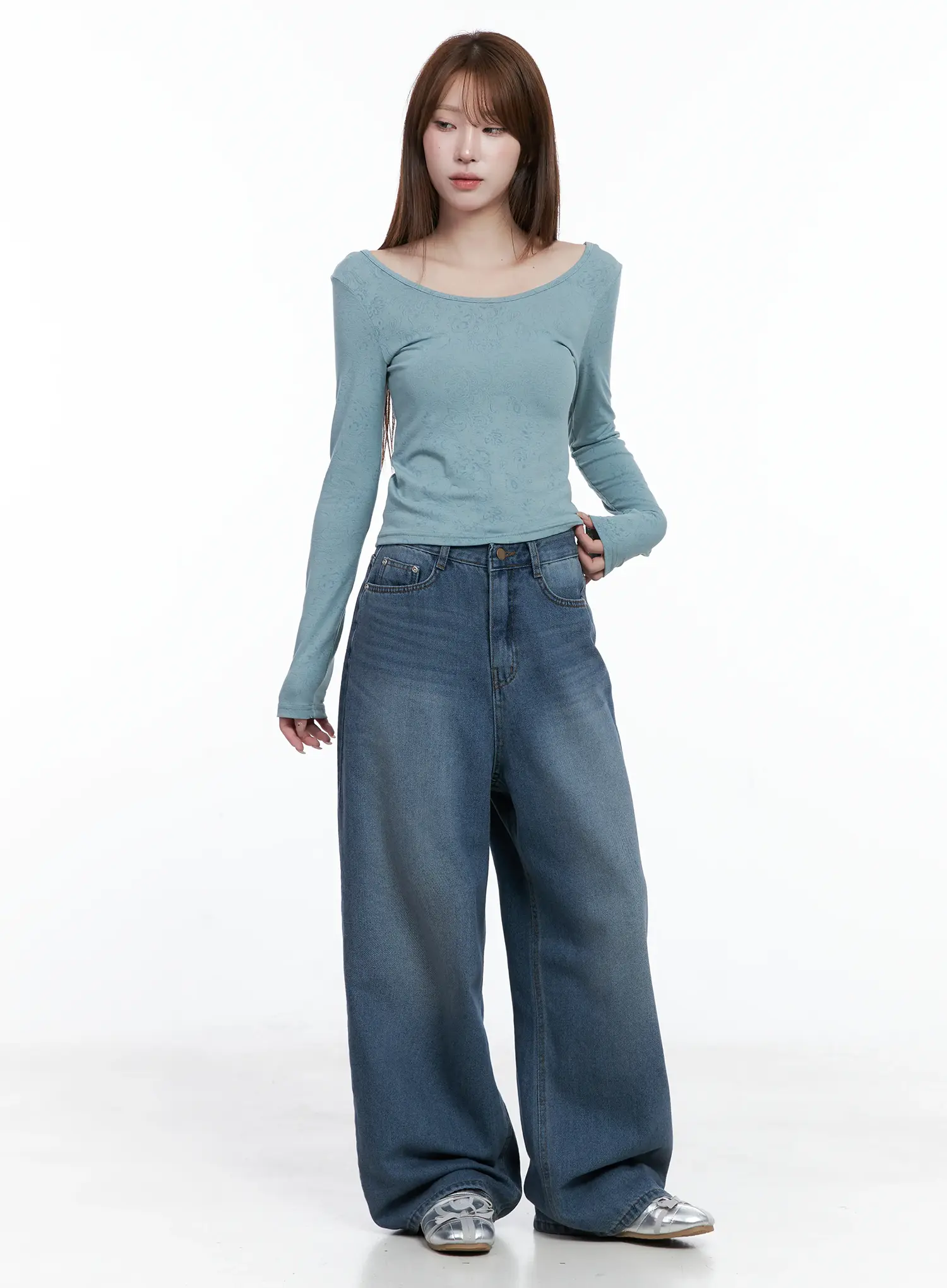 Margot Low-Rise Washed Wide-Leg Jeans CS501 - Image 2