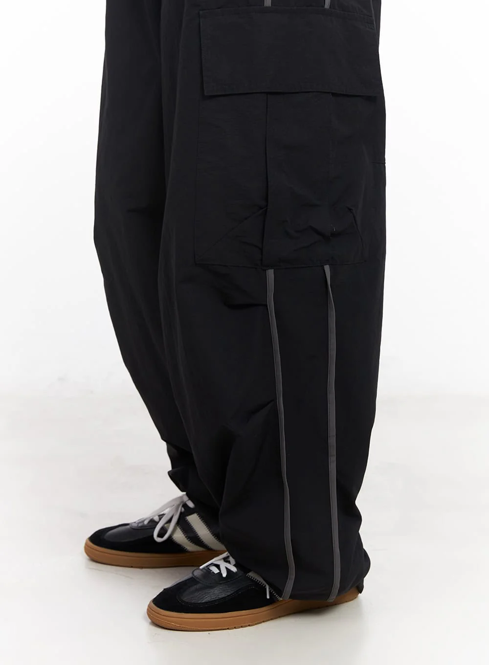 Men’s Cargo Balloon-Fit Windbreaker Pants (Black) IU503 - Image 5