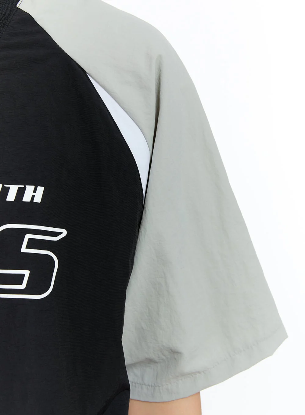 Men’s Cars Raglan Windbreaker T-Shirt IY529 - Image 4