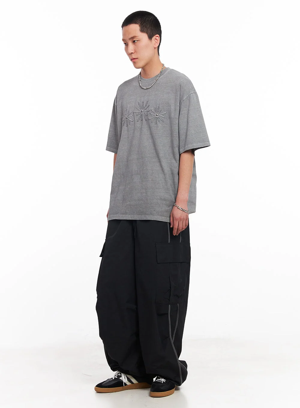 Men’s Studded Daisy T-Shirt IU503 - Image 2