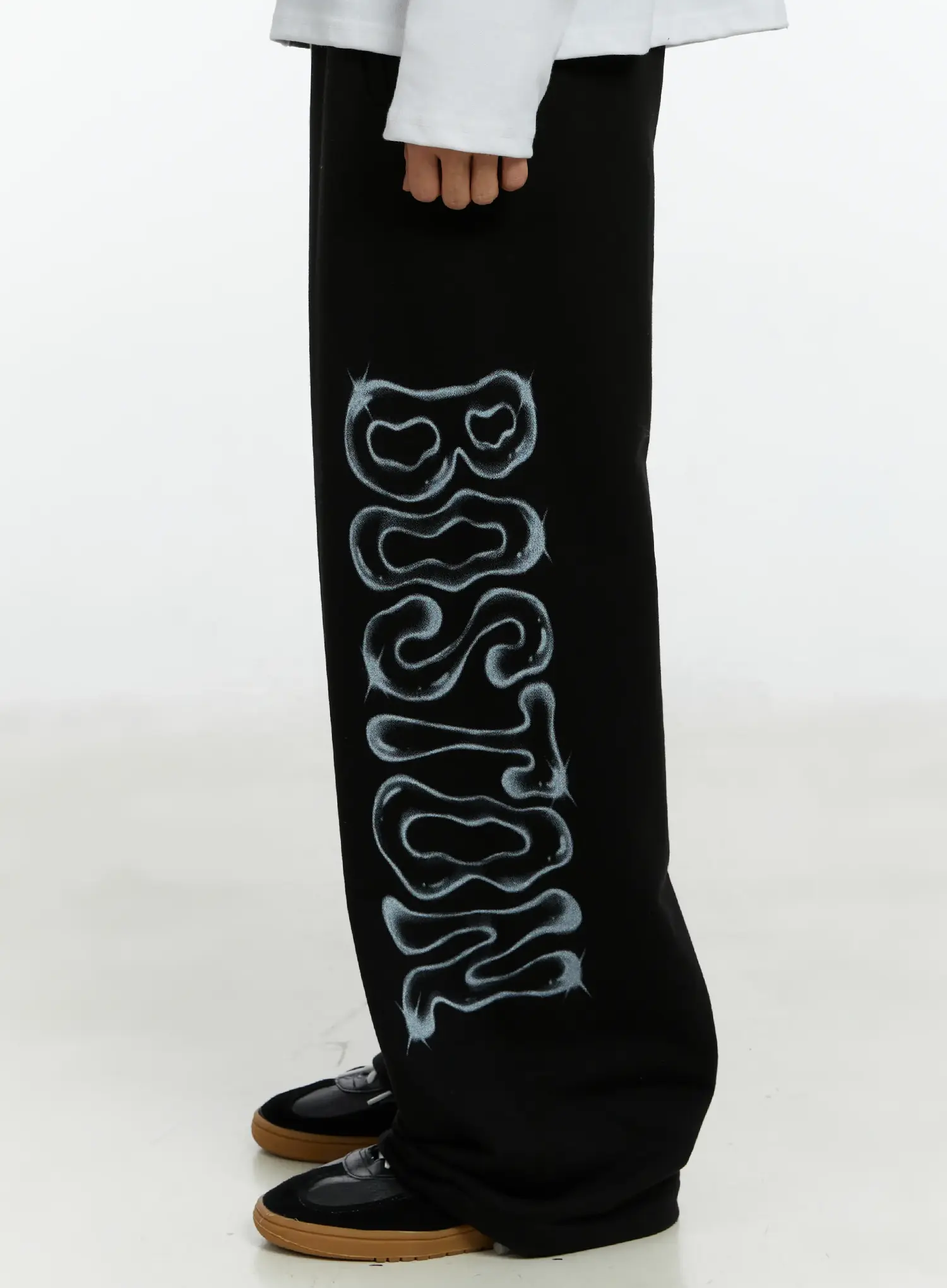 Men's Boston Graphic Relaxed Sweatpants IF511 - Image 2