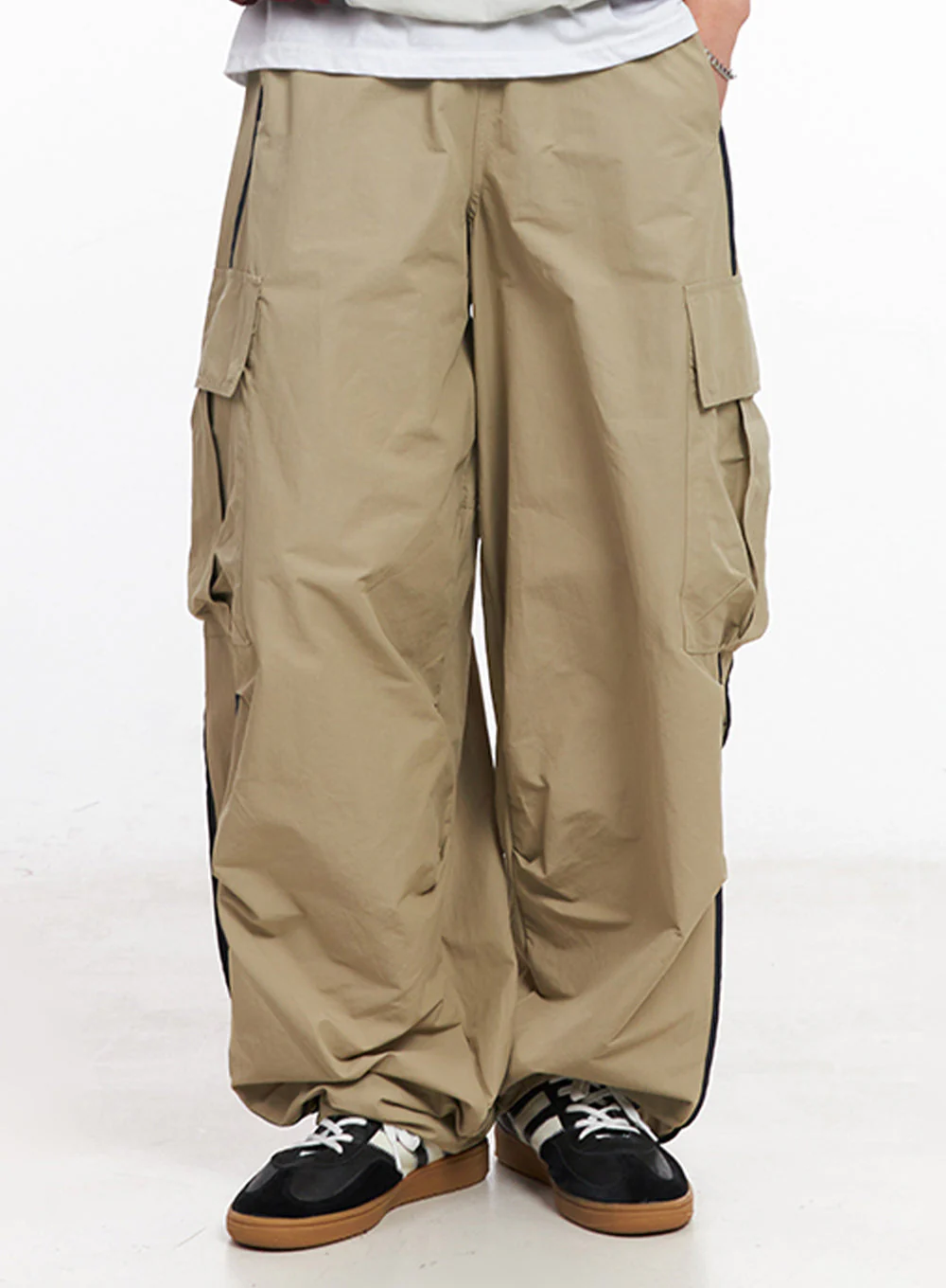 Men's Cargo Balloon-Fit Windbreaker Pants (Beige) IU512 - Image 4