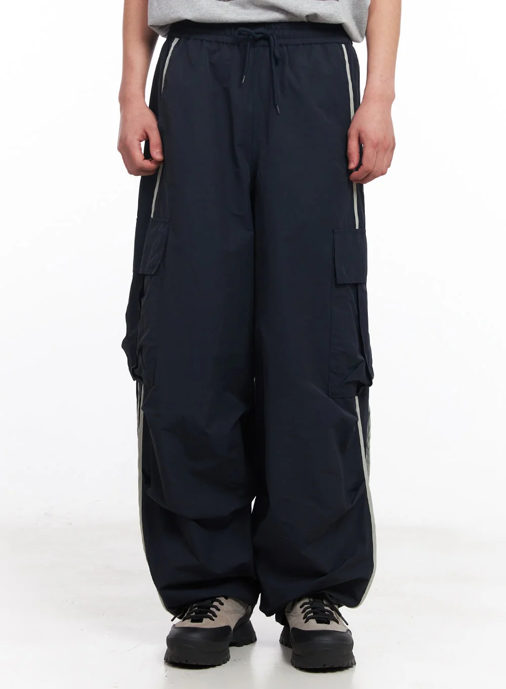 Men's Cargo Balloon-Fit Windbreaker Pants (Dark blue) IU512 - Image 2
