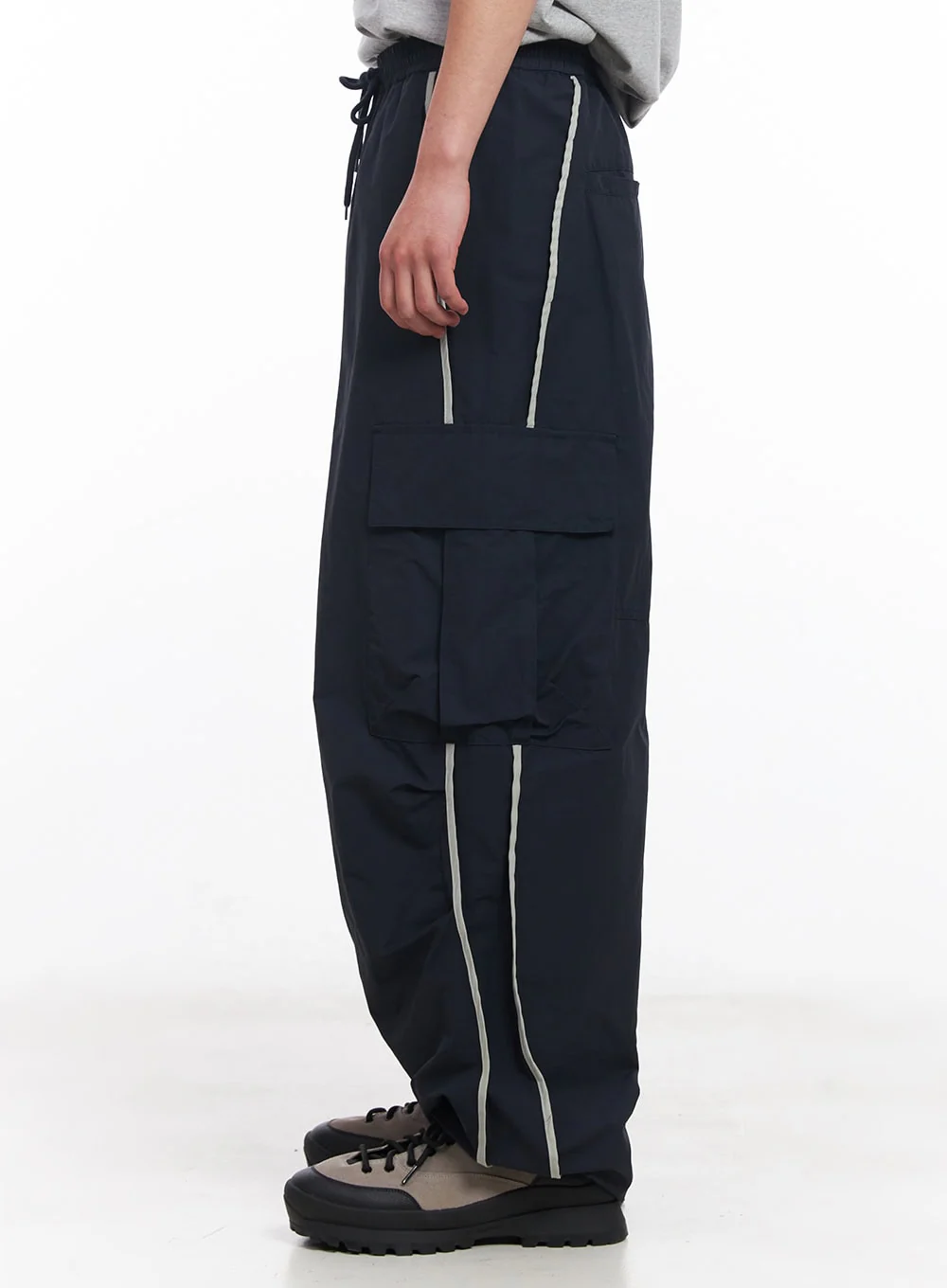 Men's Cargo Balloon-Fit Windbreaker Pants (Dark blue) IU512 - Image 4