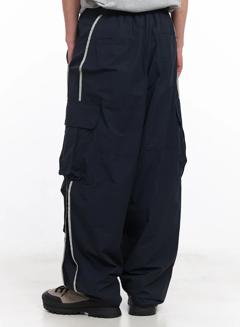 Men's Cargo Balloon-Fit Windbreaker Pants (Dark blue) IU512 - Image 5