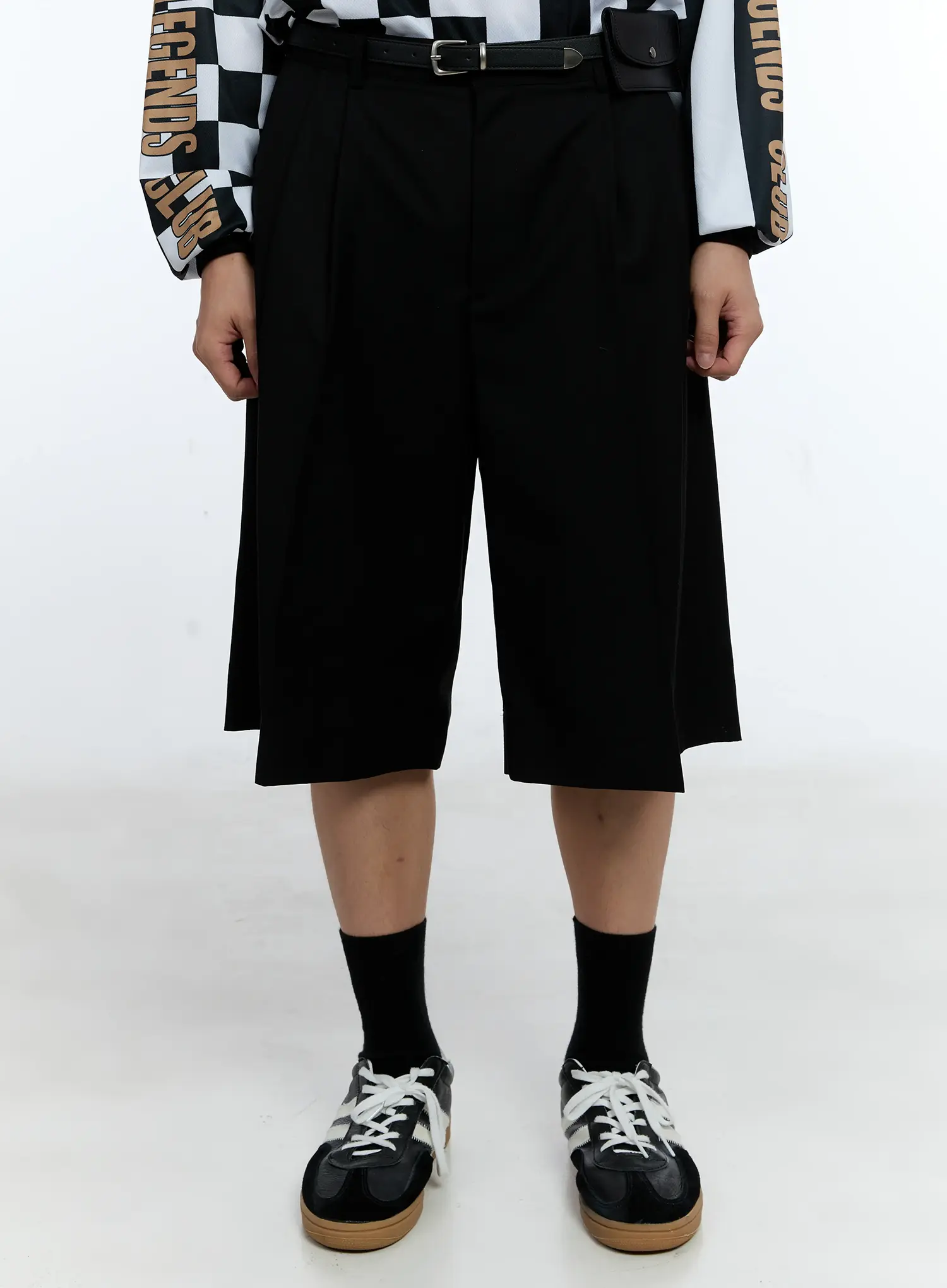 Men's Classic Pleated Bermuda Shorts IG519 - Image 4