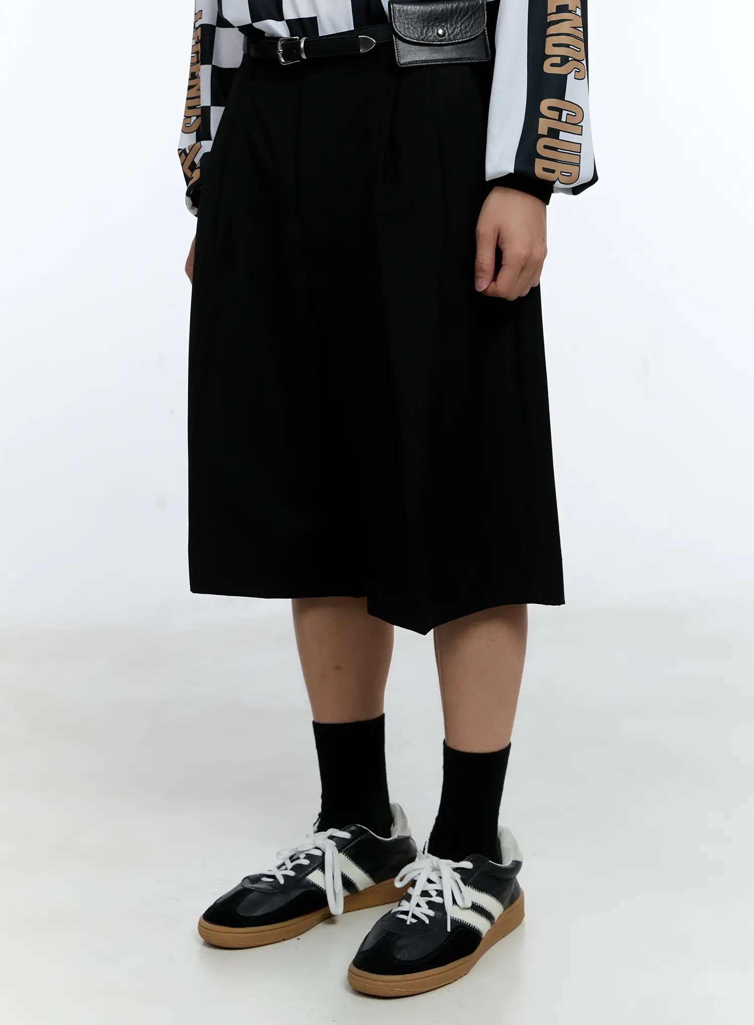 Men's Classic Pleated Bermuda Shorts IG519 - Image 5