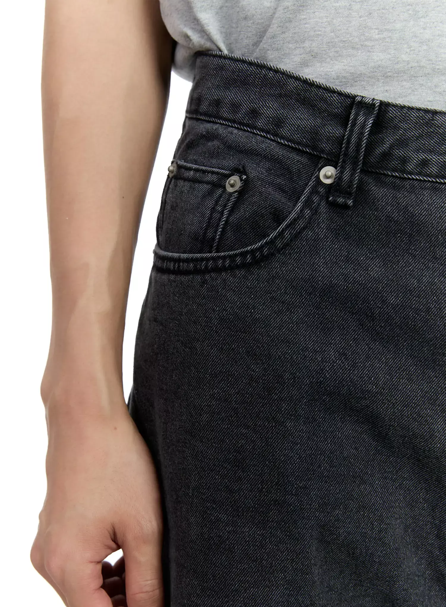 Men's Classic Wide-Leg Jeans IG520 - Image 4