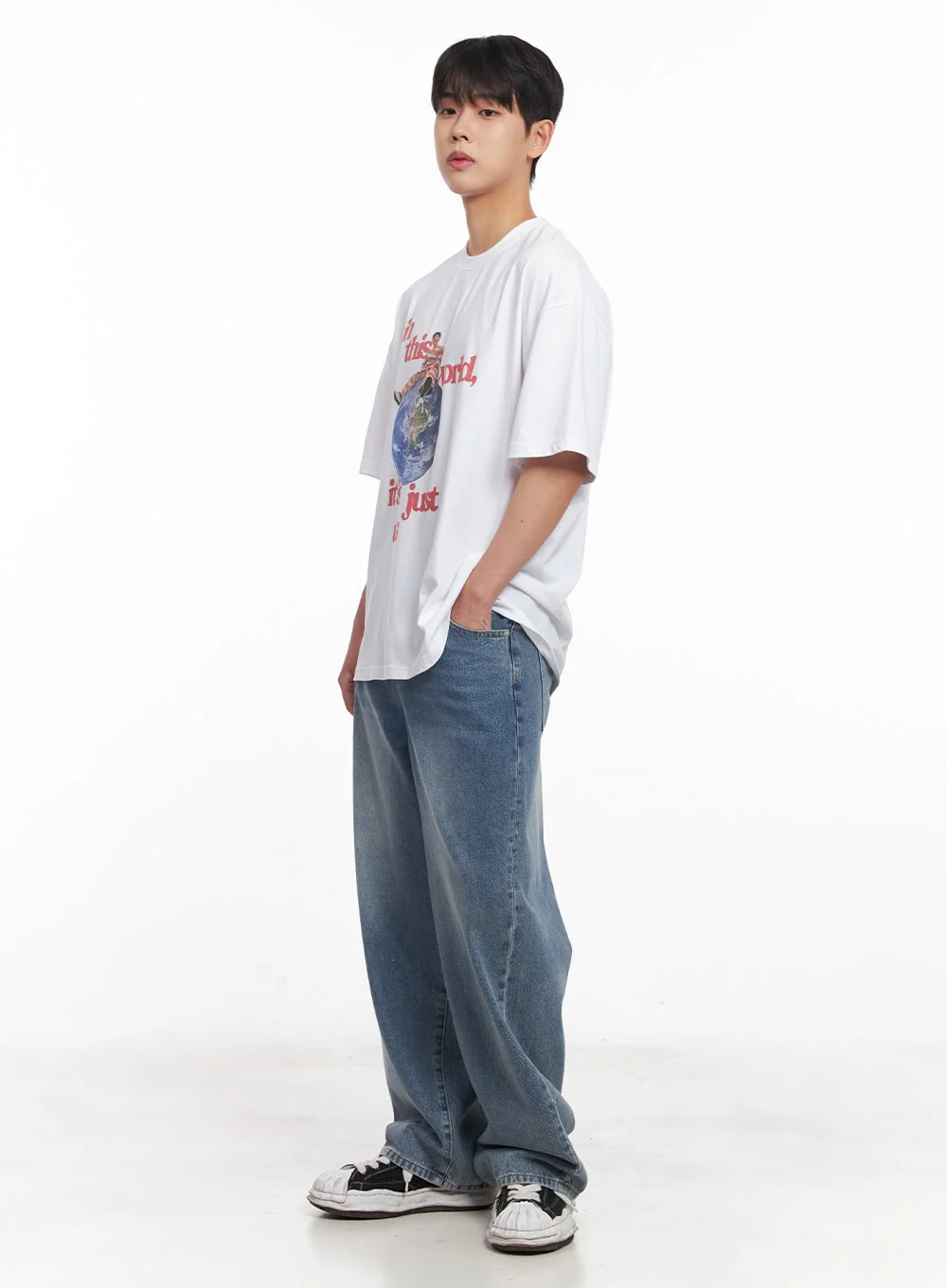 Men's Graphic Planet T-Shirt IY520 - Image 10