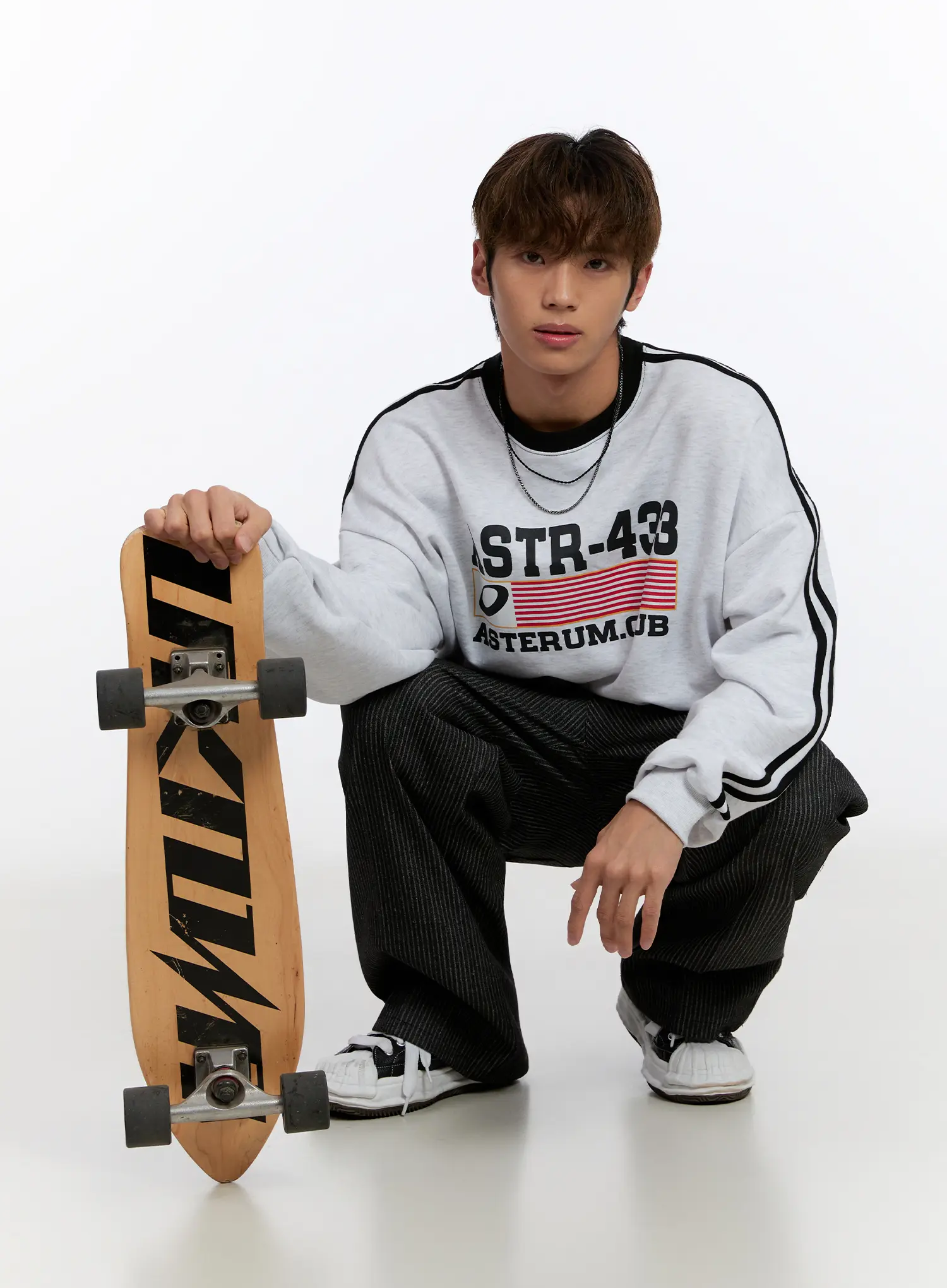 Men's Graphic Sweatshirt IN524 - Image 2