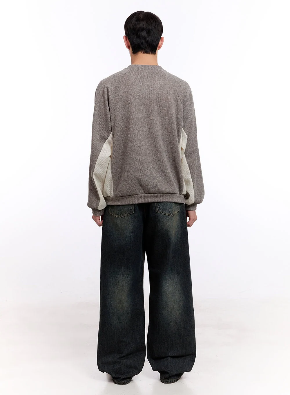Men's Graphic V-Neck Long Sleeve Tee IM512 - Image 12