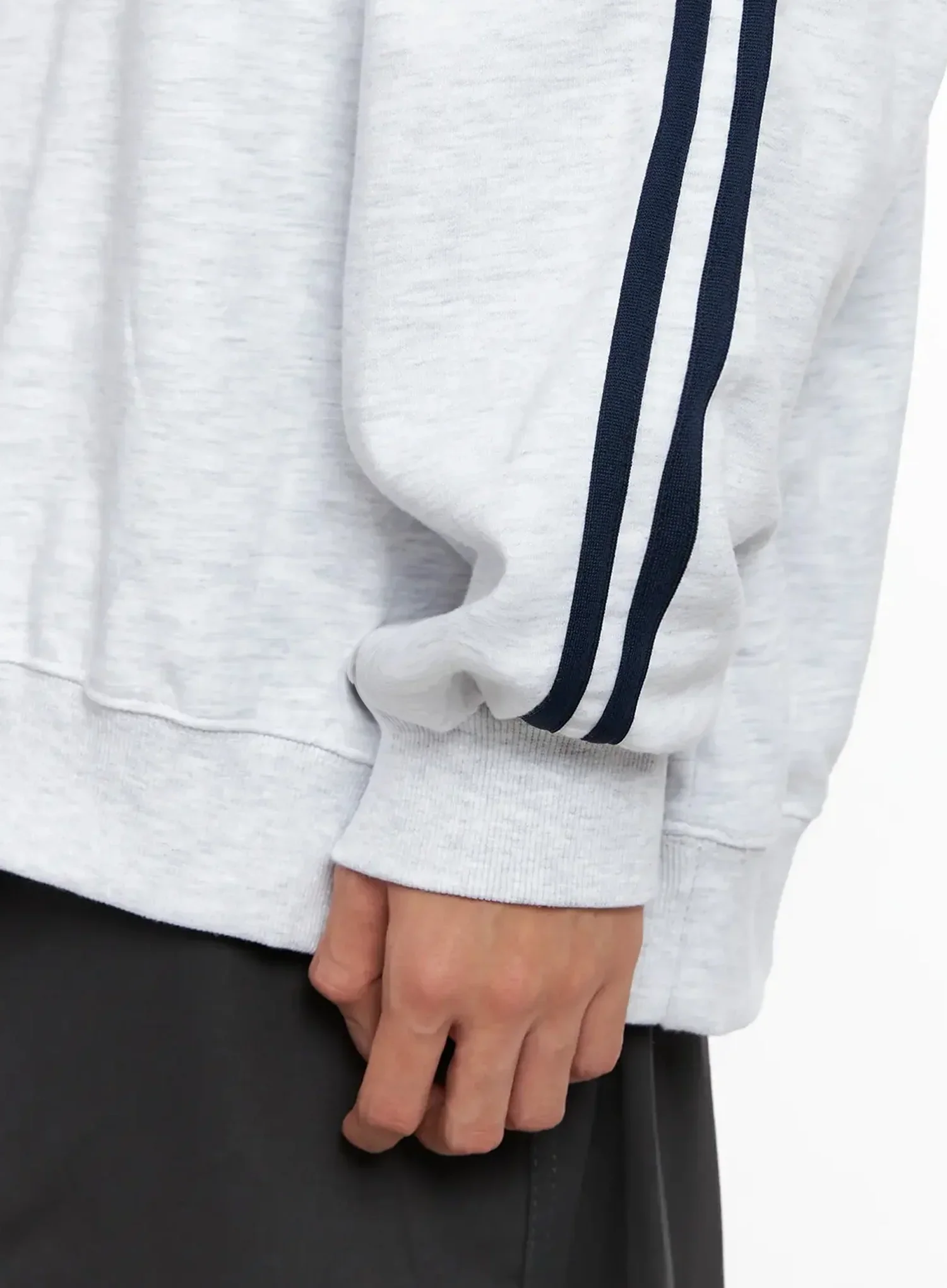 Men's Graphic V-Neck Sweatshirt IO516 - Image 6